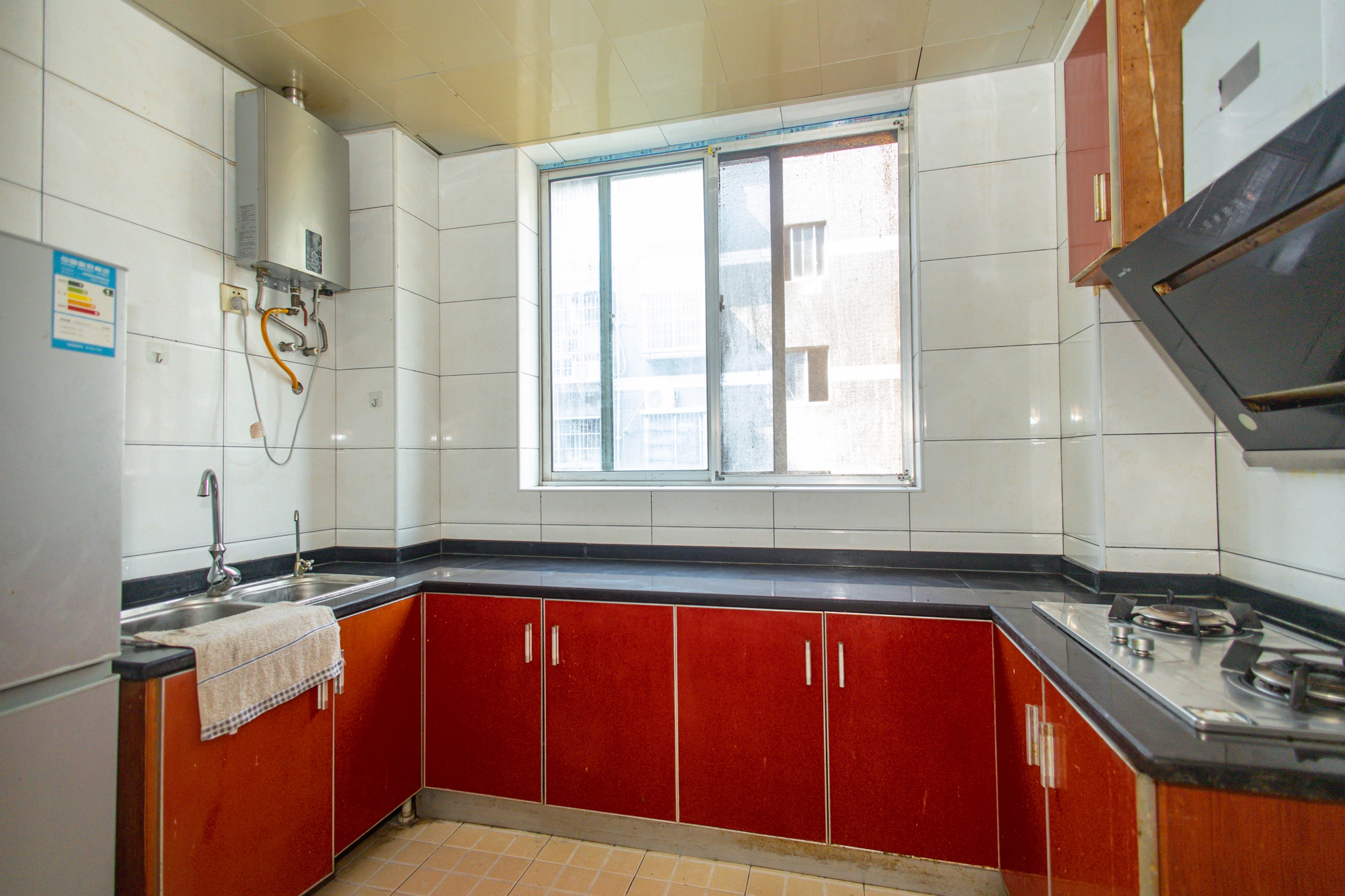 湘绣城 2室2厅1卫 38.8万 湘绣城 2室2厅1卫 38.8万厨房