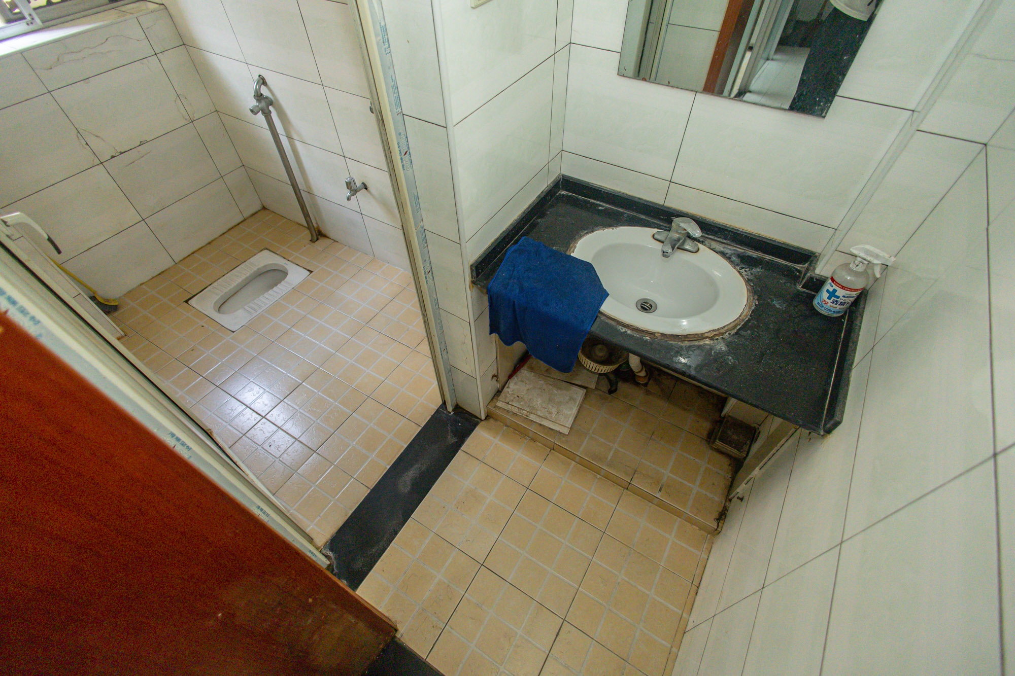 湘绣城 2室2厅1卫 38.8万 湘绣城 2室2厅1卫 38.8万卫生间