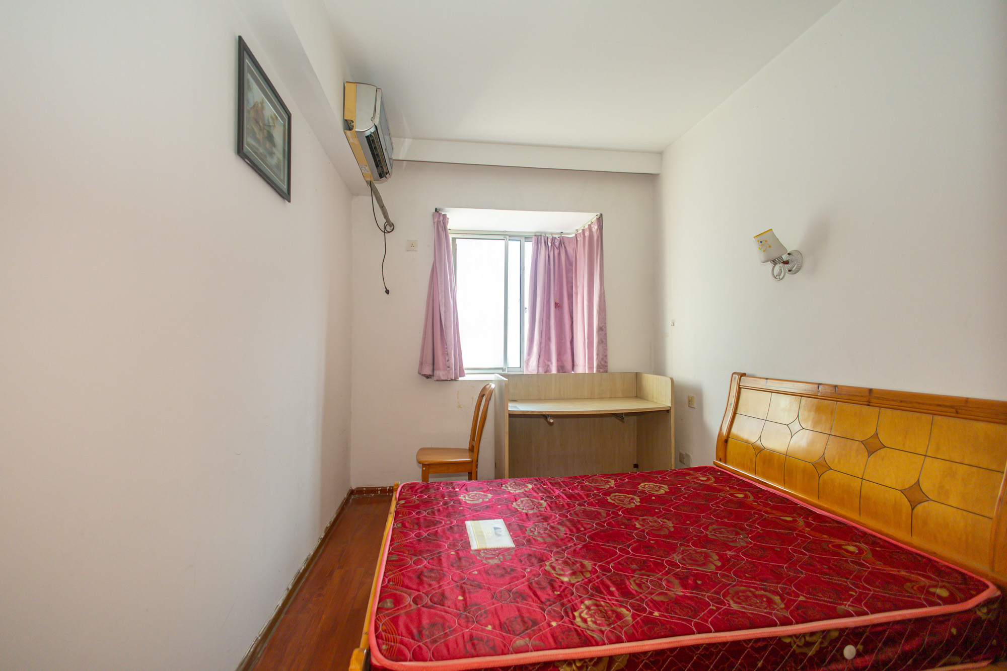 湘绣城 2室2厅1卫 38.8万 湘绣城 2室2厅1卫 38.8万卧室