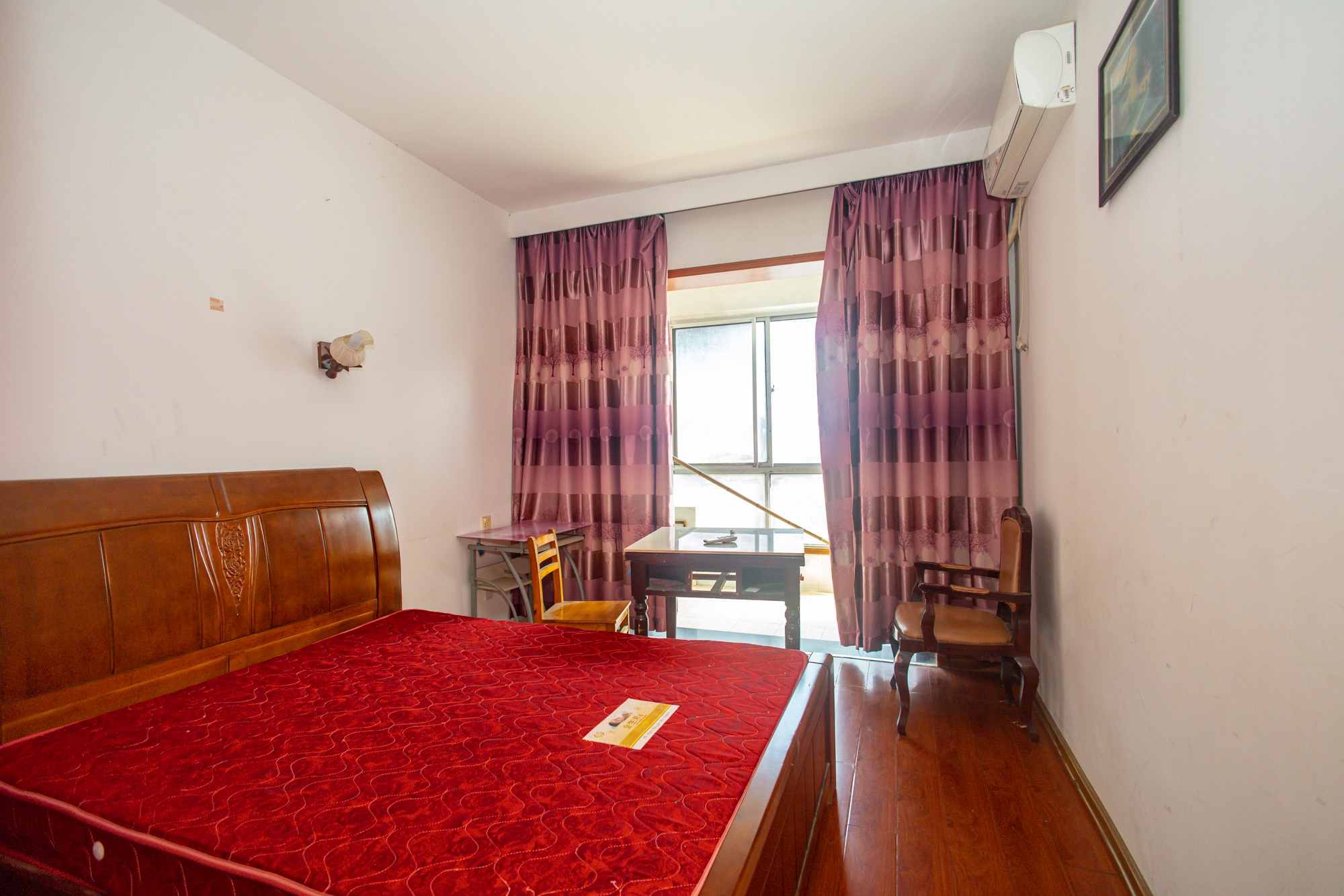 湘绣城 2室2厅1卫 38.8万 湘绣城 2室2厅1卫 38.8万卧室