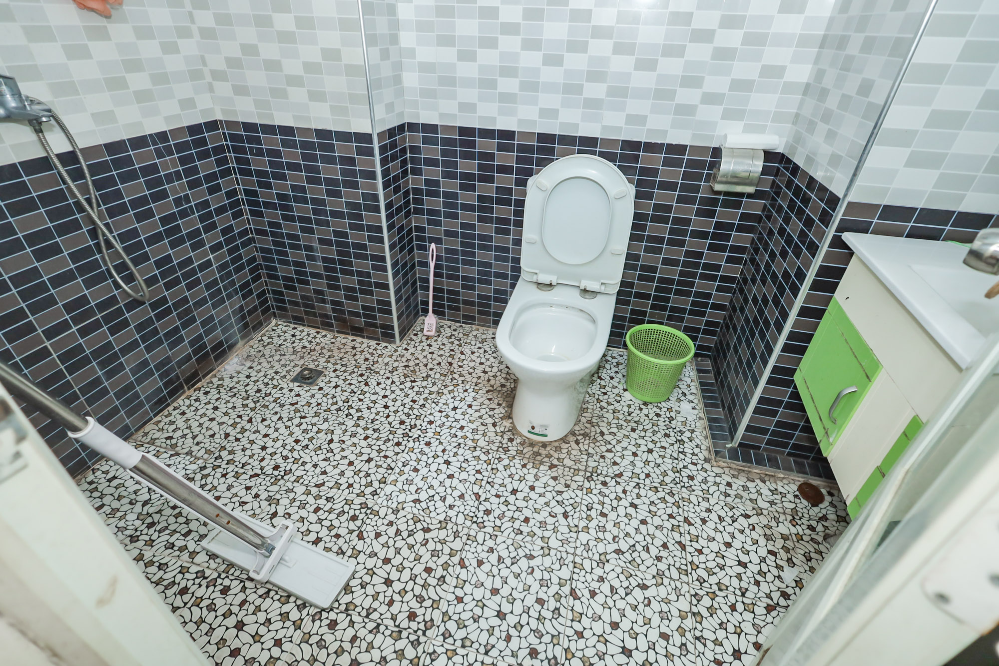 美林银谷  1室1厅1卫    29.6万 美林银谷  1室1厅1卫    29.6万卫生间