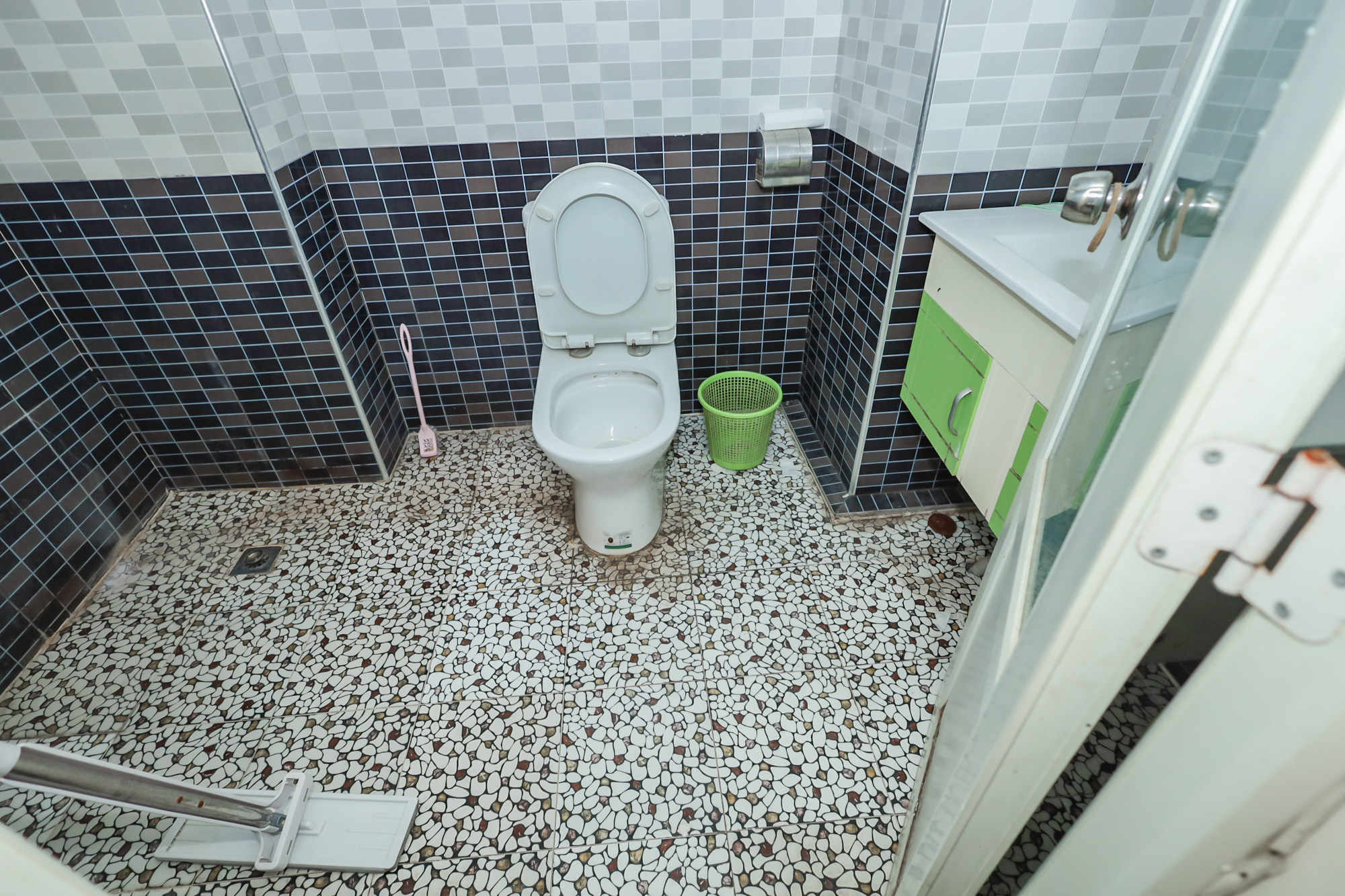 美林银谷  1室1厅1卫    29.6万 美林银谷  1室1厅1卫    29.6万卫生间