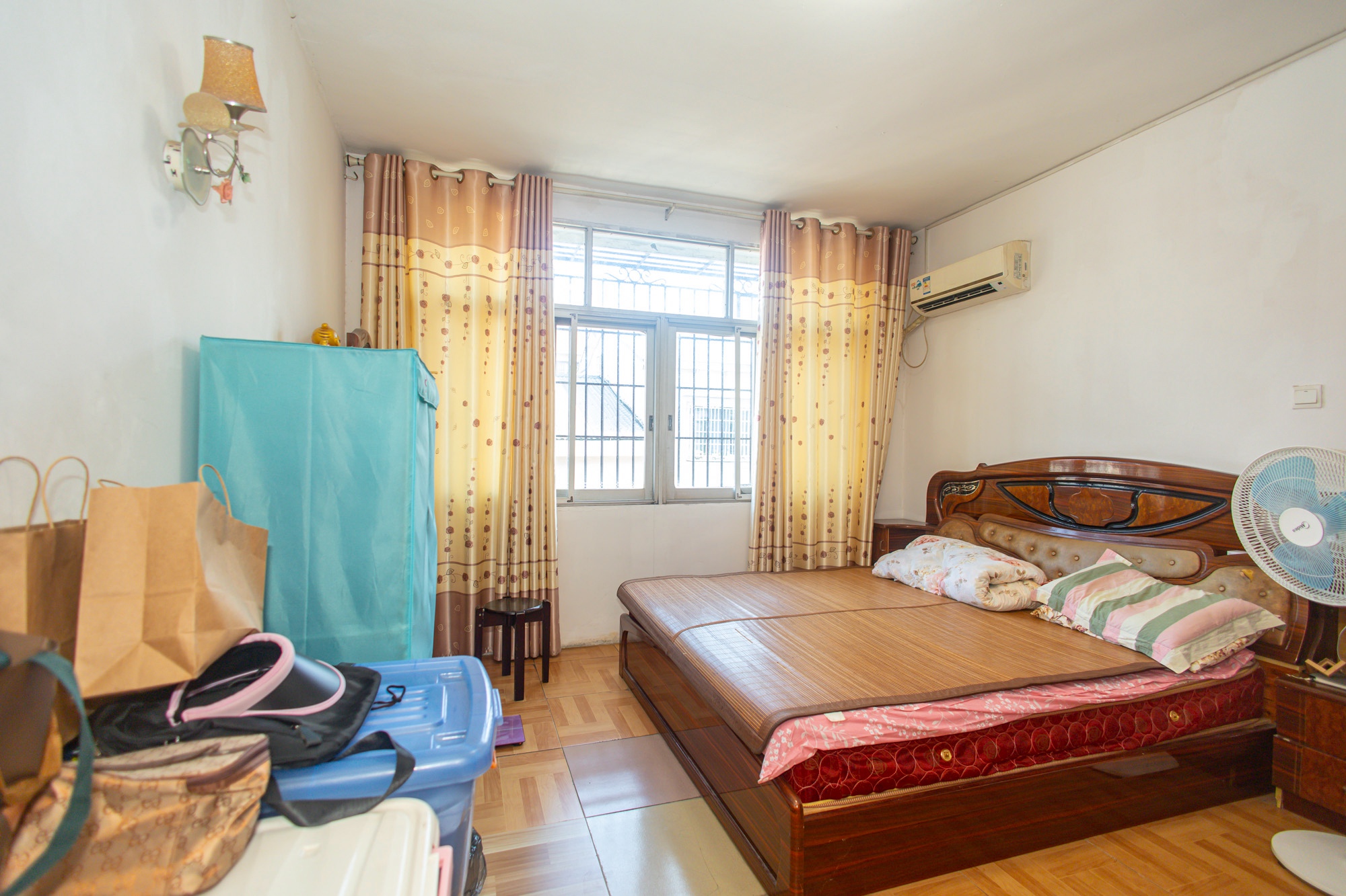 星沙三区 3室2厅1卫 55.0万 星沙三区 3室2厅1卫 55.0万卧室