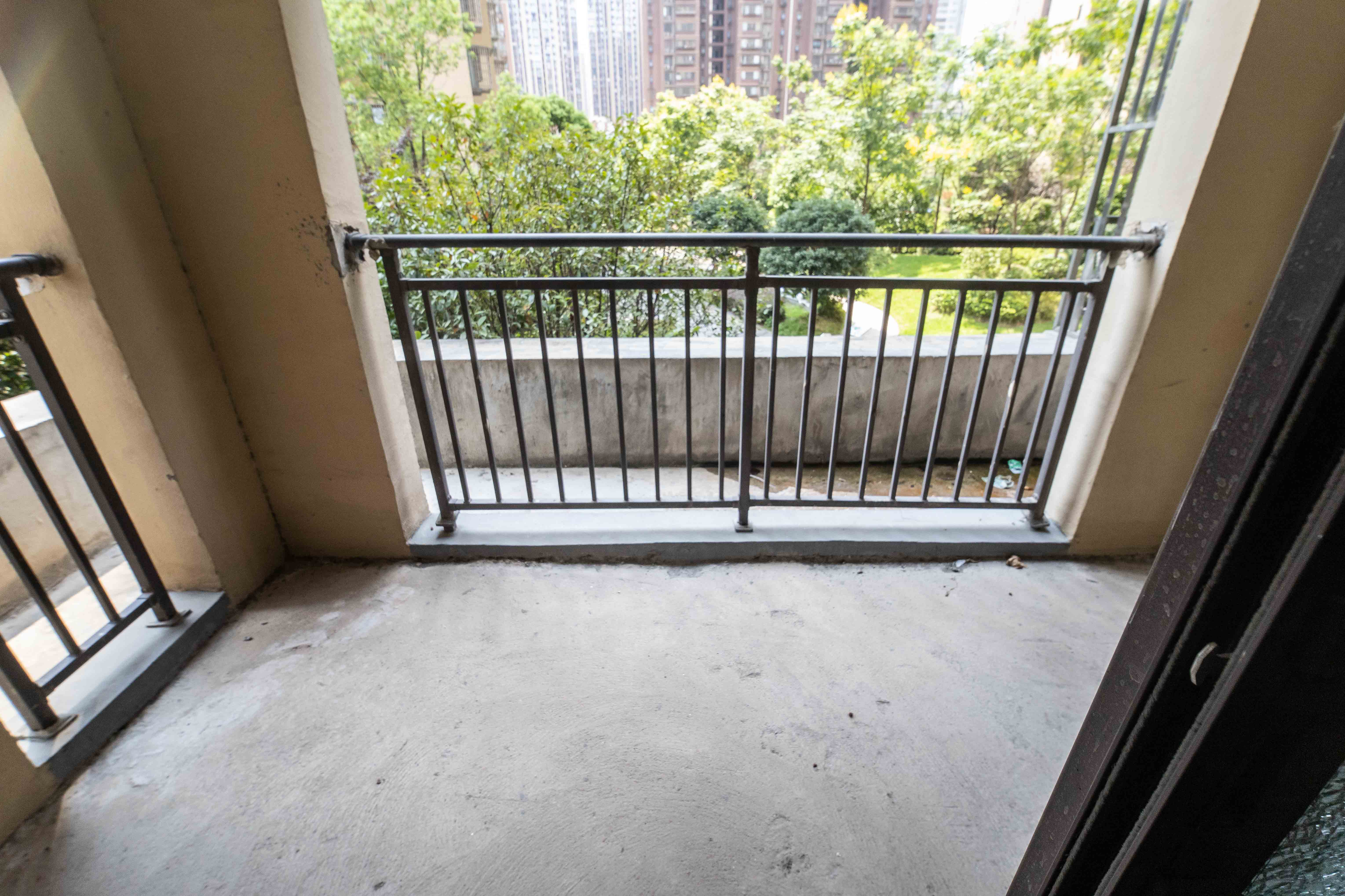 中欣楚天熙苑 2室1厅1卫 60.0万 中欣楚天熙苑 2室1厅1卫 60.0万阳台