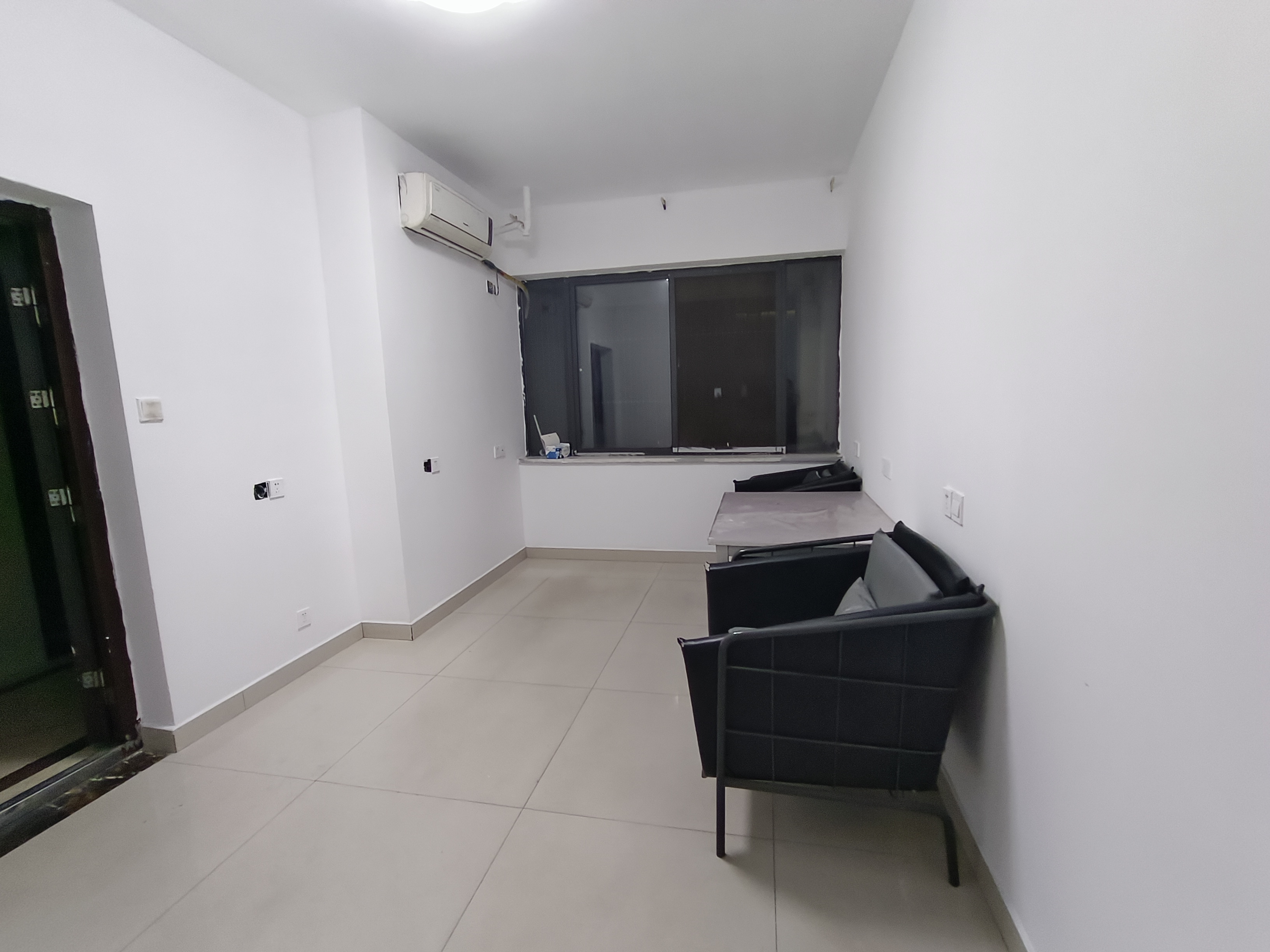 大汉希尔顿 4室2厅2卫 130.0万 大汉希尔顿 4室2厅2卫 130.0万室内图