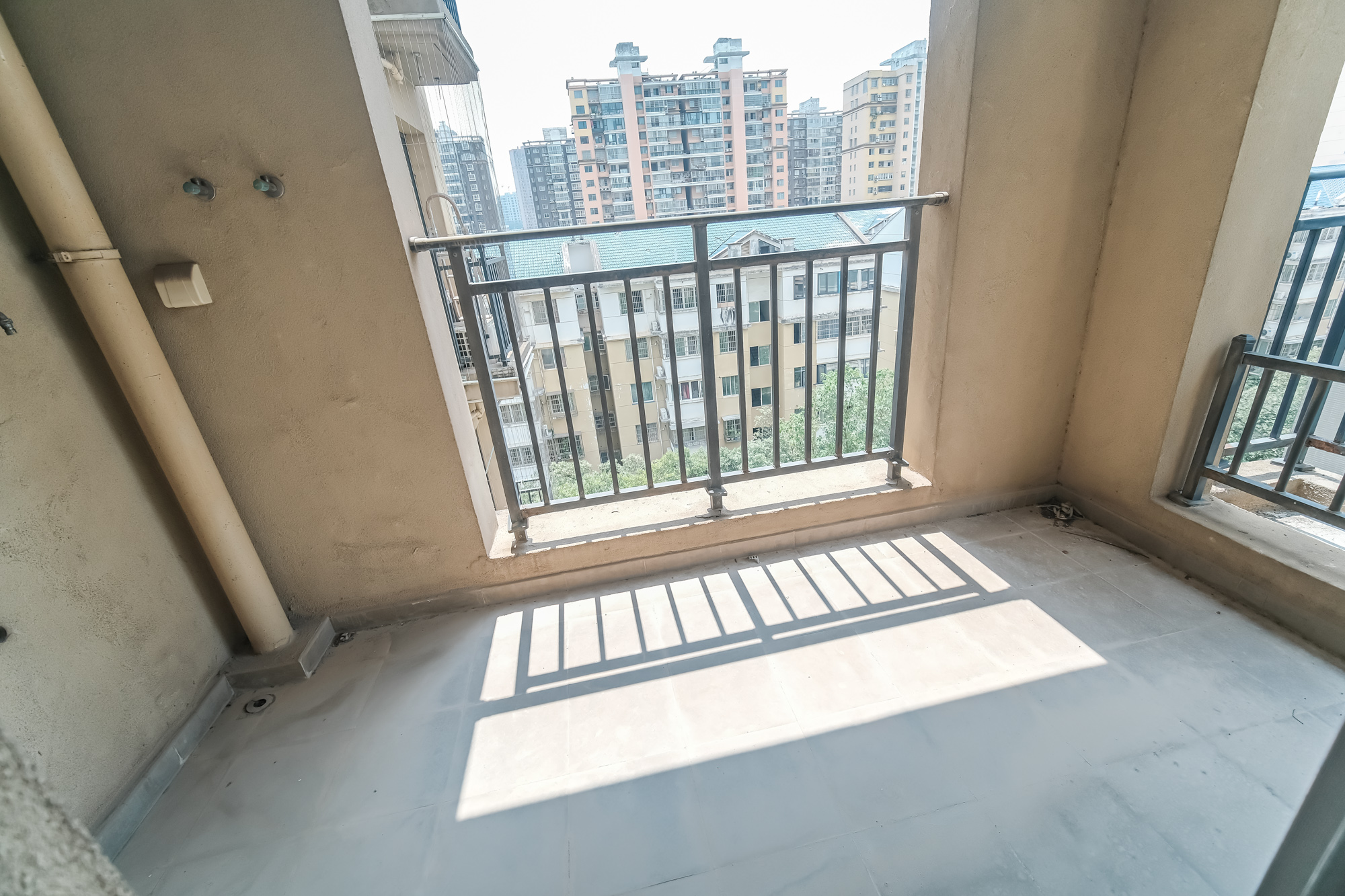 郡原居里 1室1厅1卫 36.0万 郡原居里 1室1厅1卫 36.0万阳台