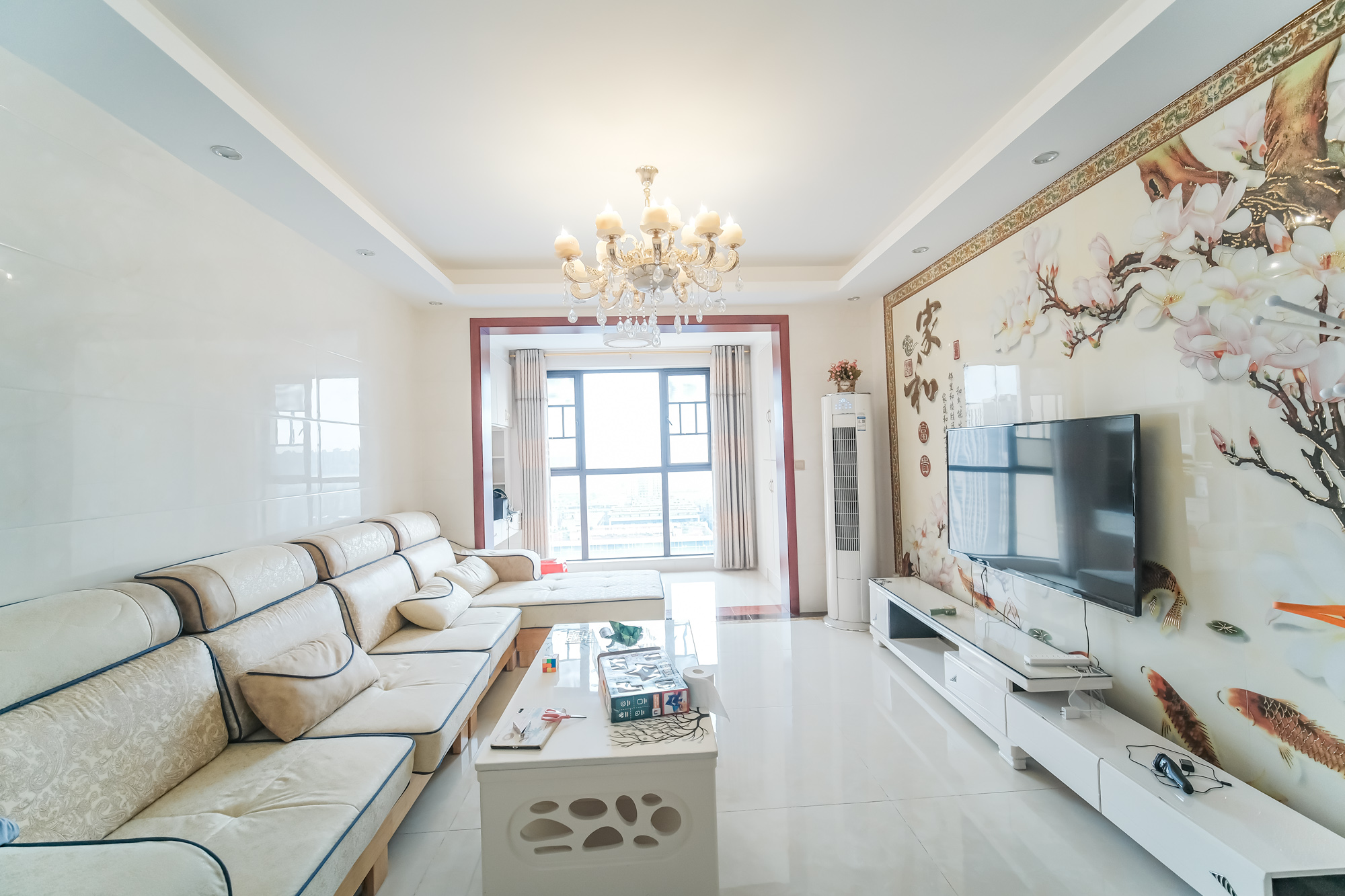 艾美潇湘 3室2厅2卫 88.0万 艾美潇湘 3室2厅2卫 88.0万客厅