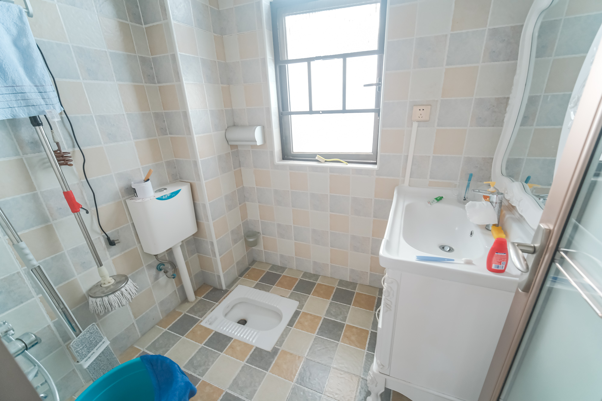 艾美潇湘 3室2厅2卫 88.0万 艾美潇湘 3室2厅2卫 88.0万卫生间