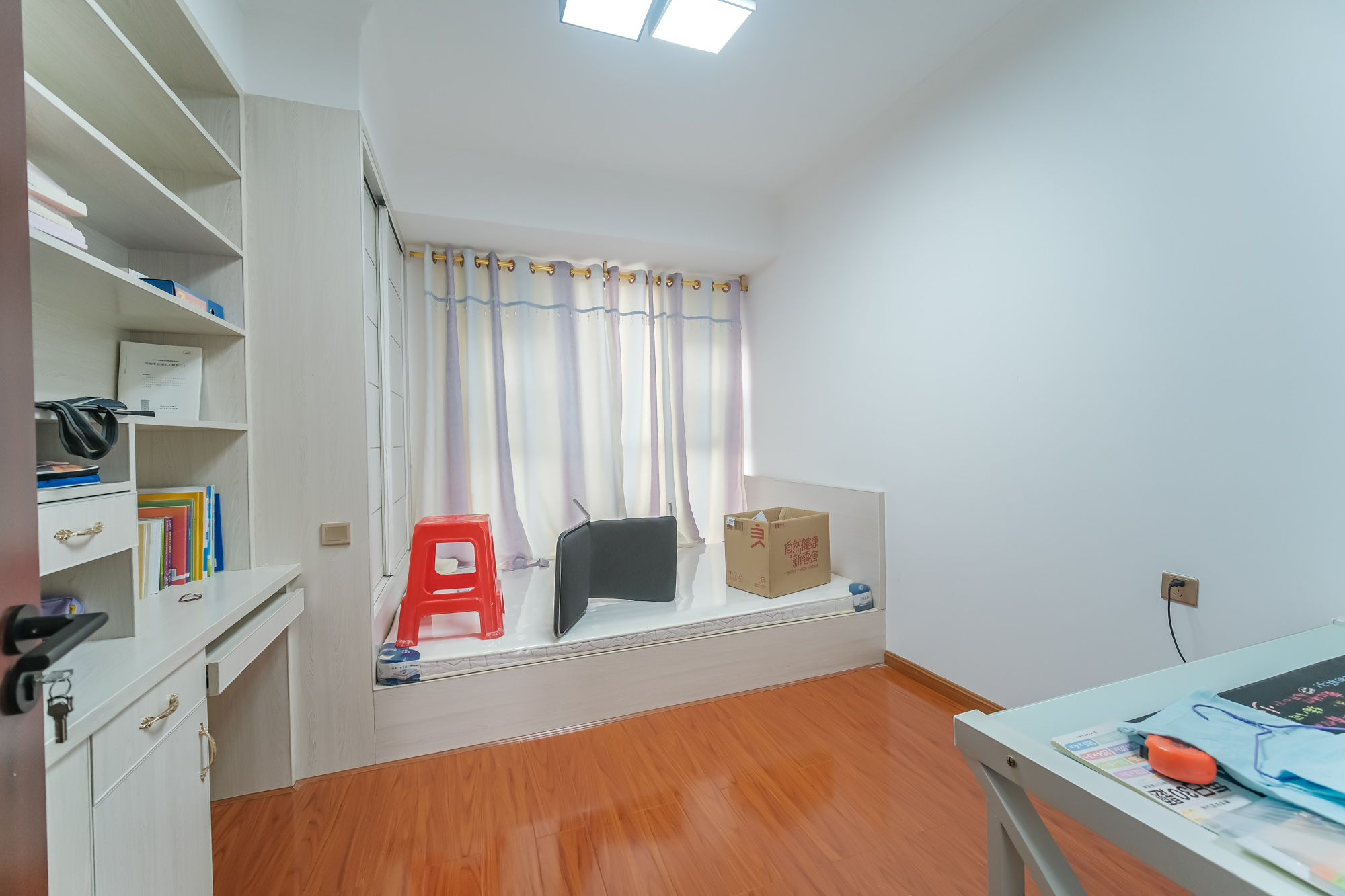 艾美潇湘 3室2厅2卫 88.0万 艾美潇湘 3室2厅2卫 88.0万卧室