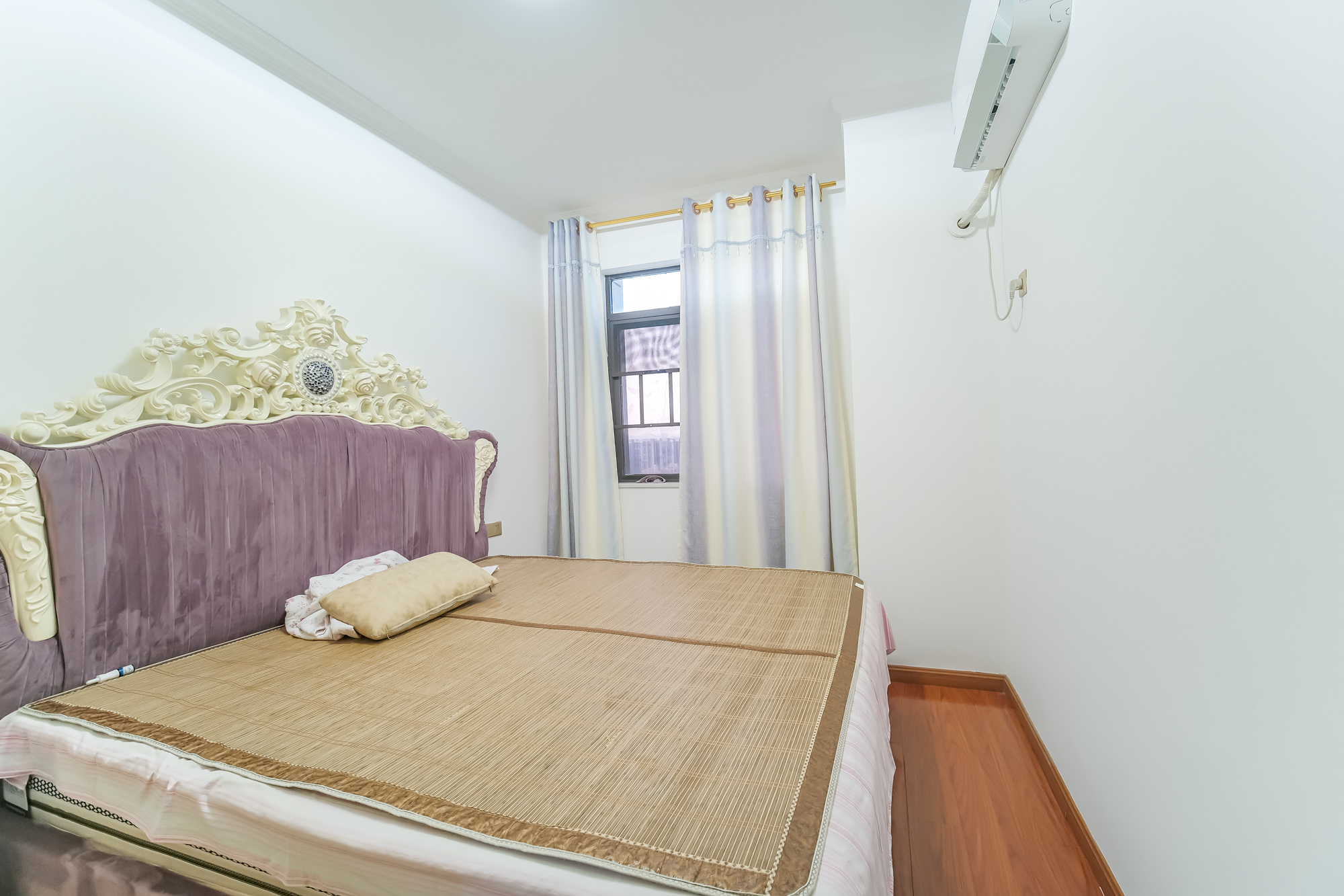 艾美潇湘 3室2厅2卫 88.0万 艾美潇湘 3室2厅2卫 88.0万卧室