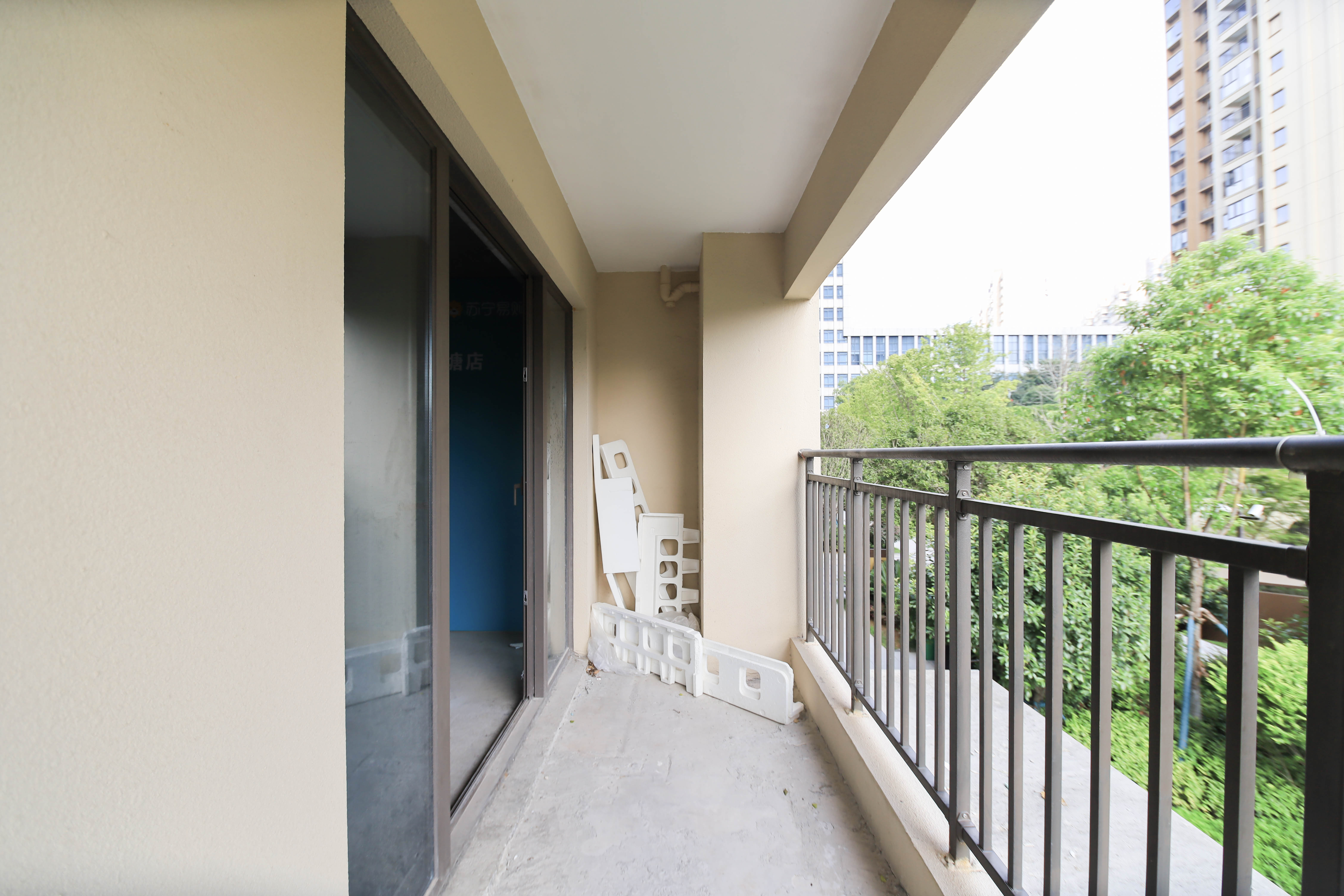 佳兆业湘府熙园  3室2厅2卫    123.0万 佳兆业湘府熙园  3室2厅2卫    123.0万阳台