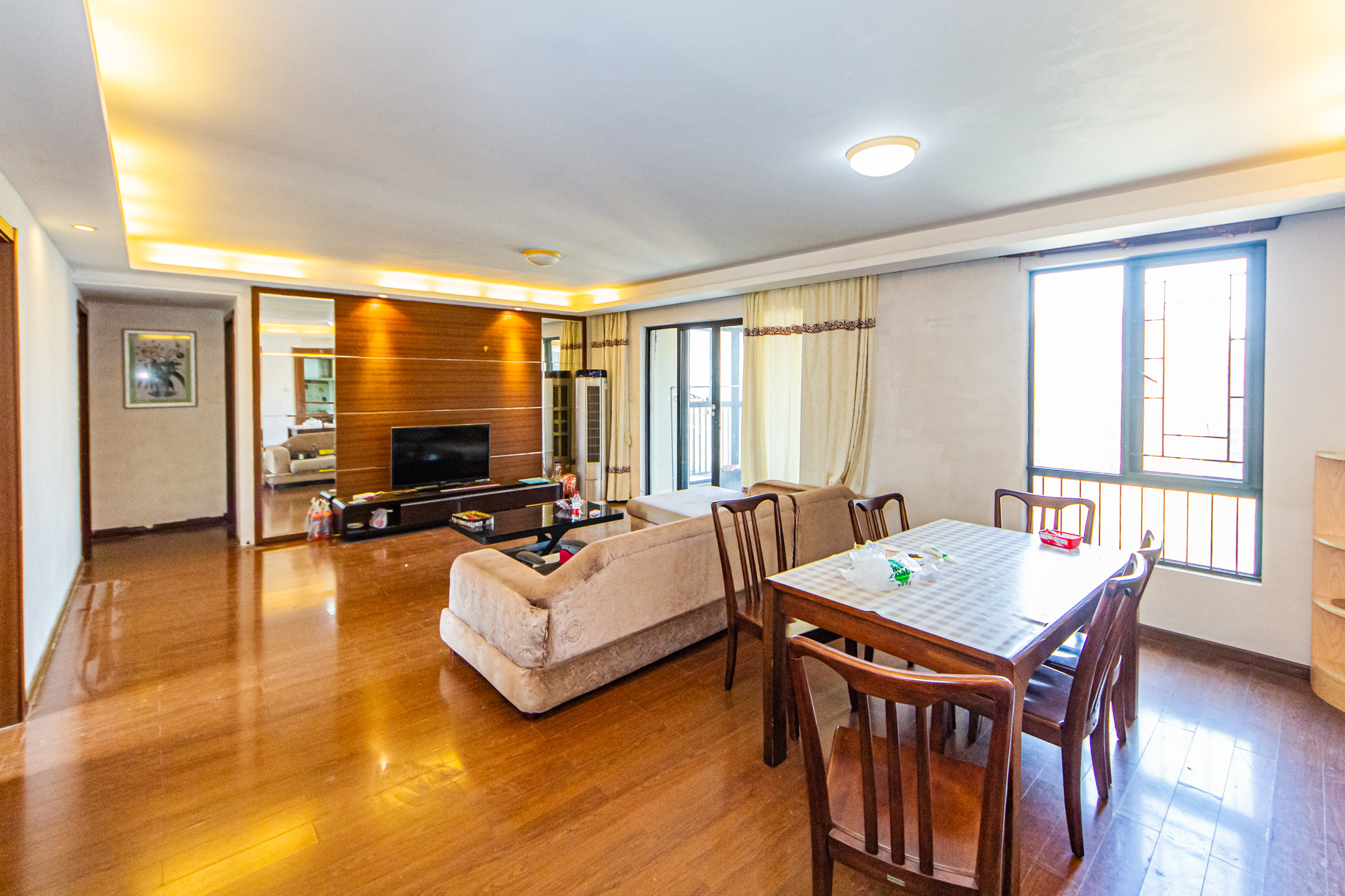 万科城  3室2厅2卫    120.0万 万科城  3室2厅2卫    120.0万客厅