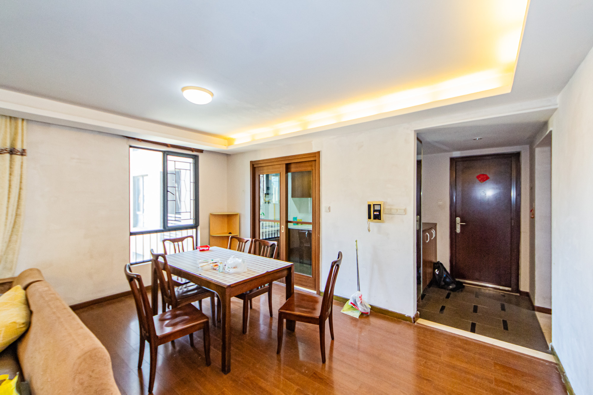 万科城  3室2厅2卫    120.0万 万科城  3室2厅2卫    120.0万客厅