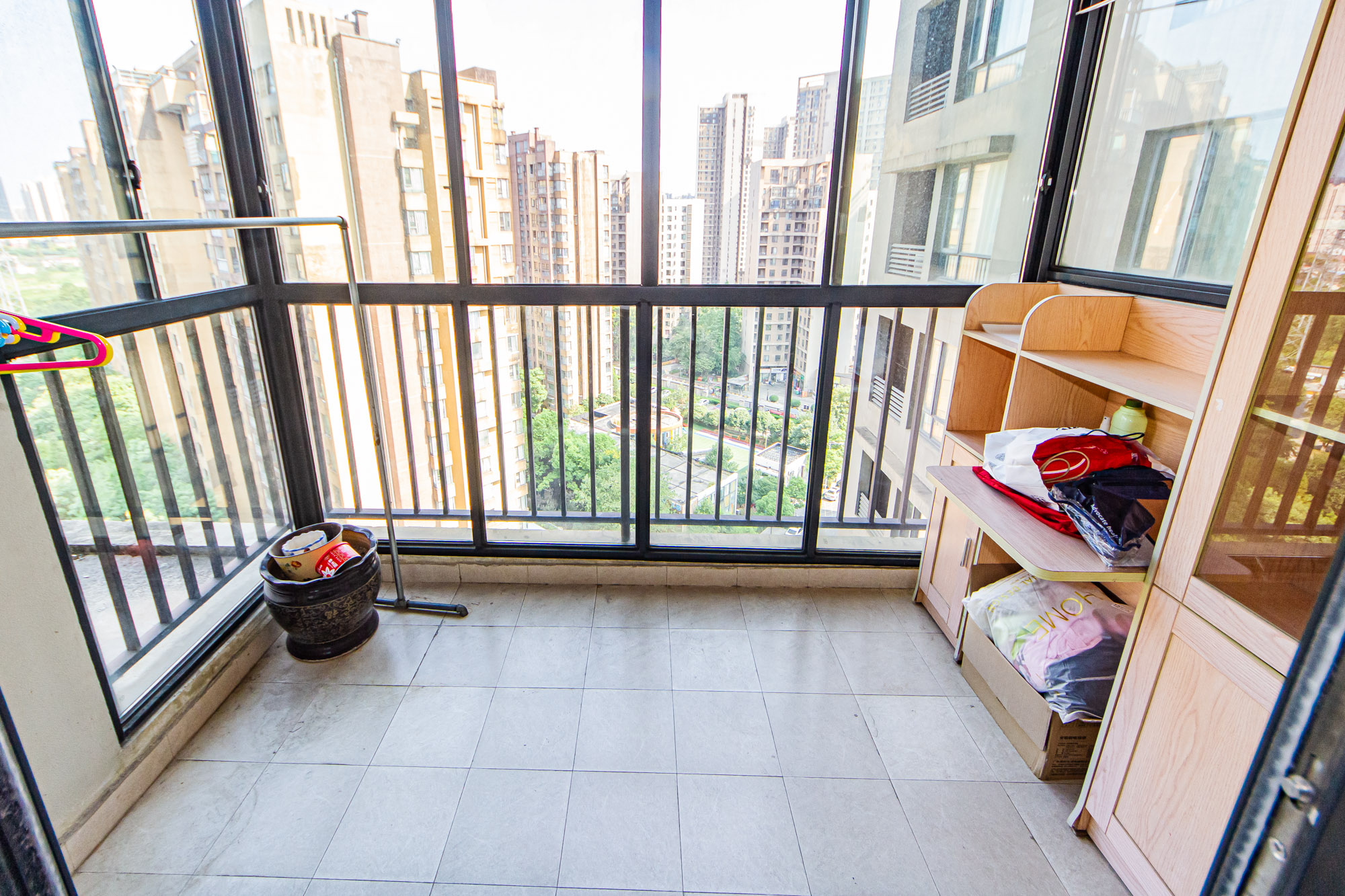 万科城  3室2厅2卫    120.0万 万科城  3室2厅2卫    120.0万阳台