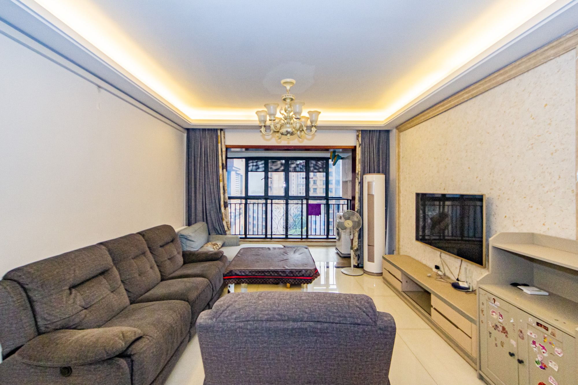 珠江郦城薰衣道  3室2厅2卫    155.0万客厅