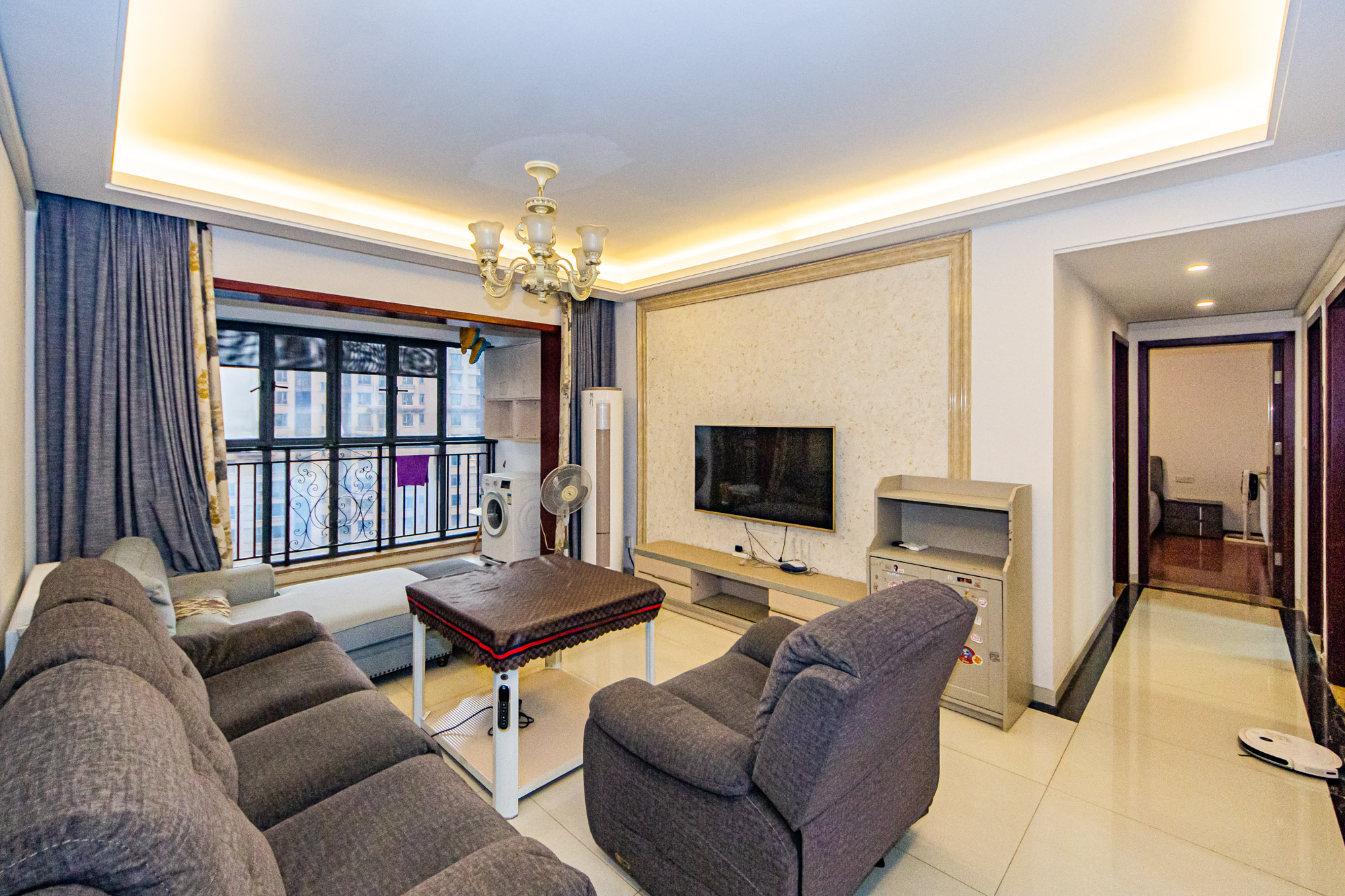 珠江郦城薰衣道  3室2厅2卫    155.0万客厅