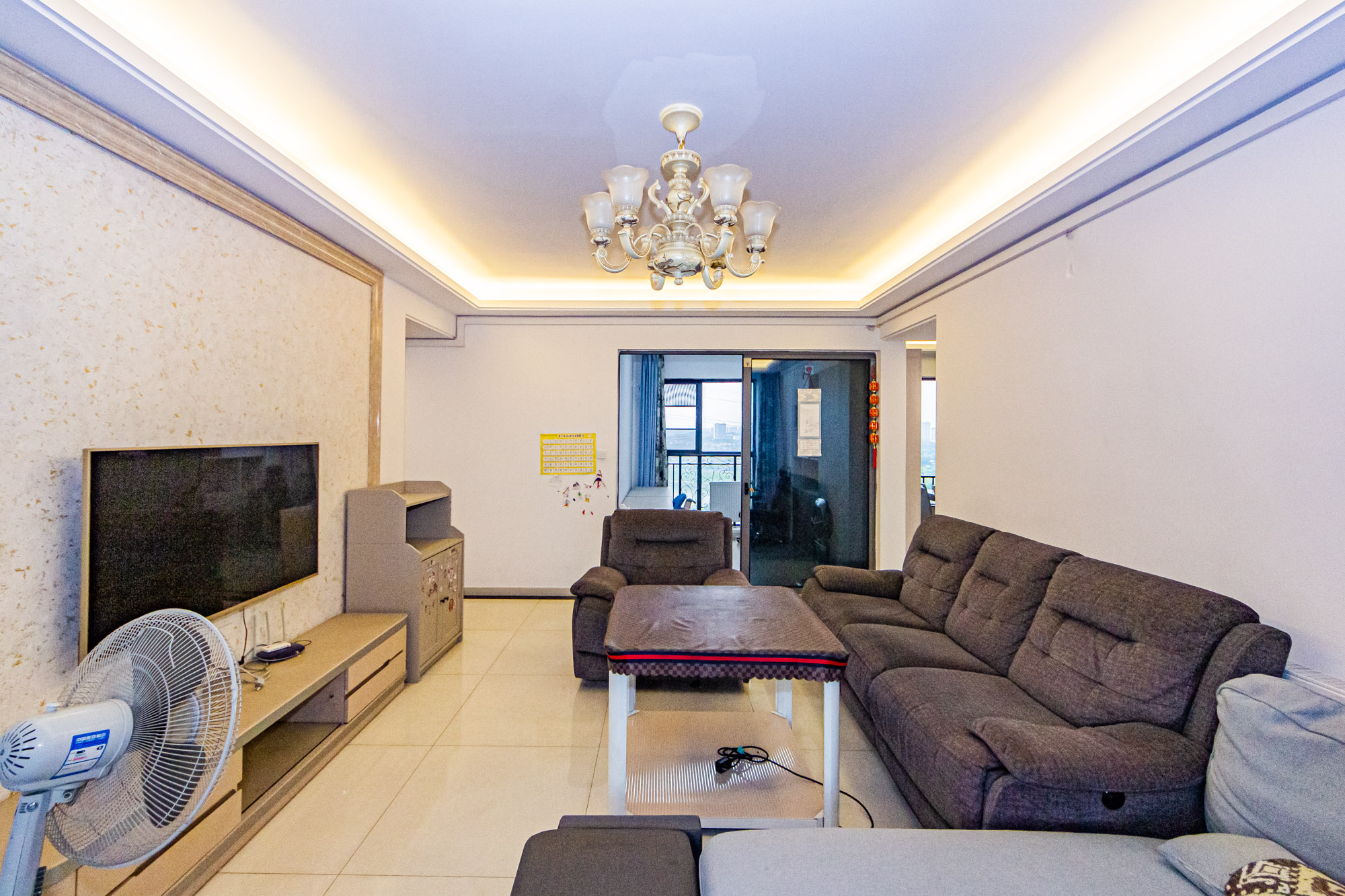 珠江郦城薰衣道  3室2厅2卫    155.0万客厅