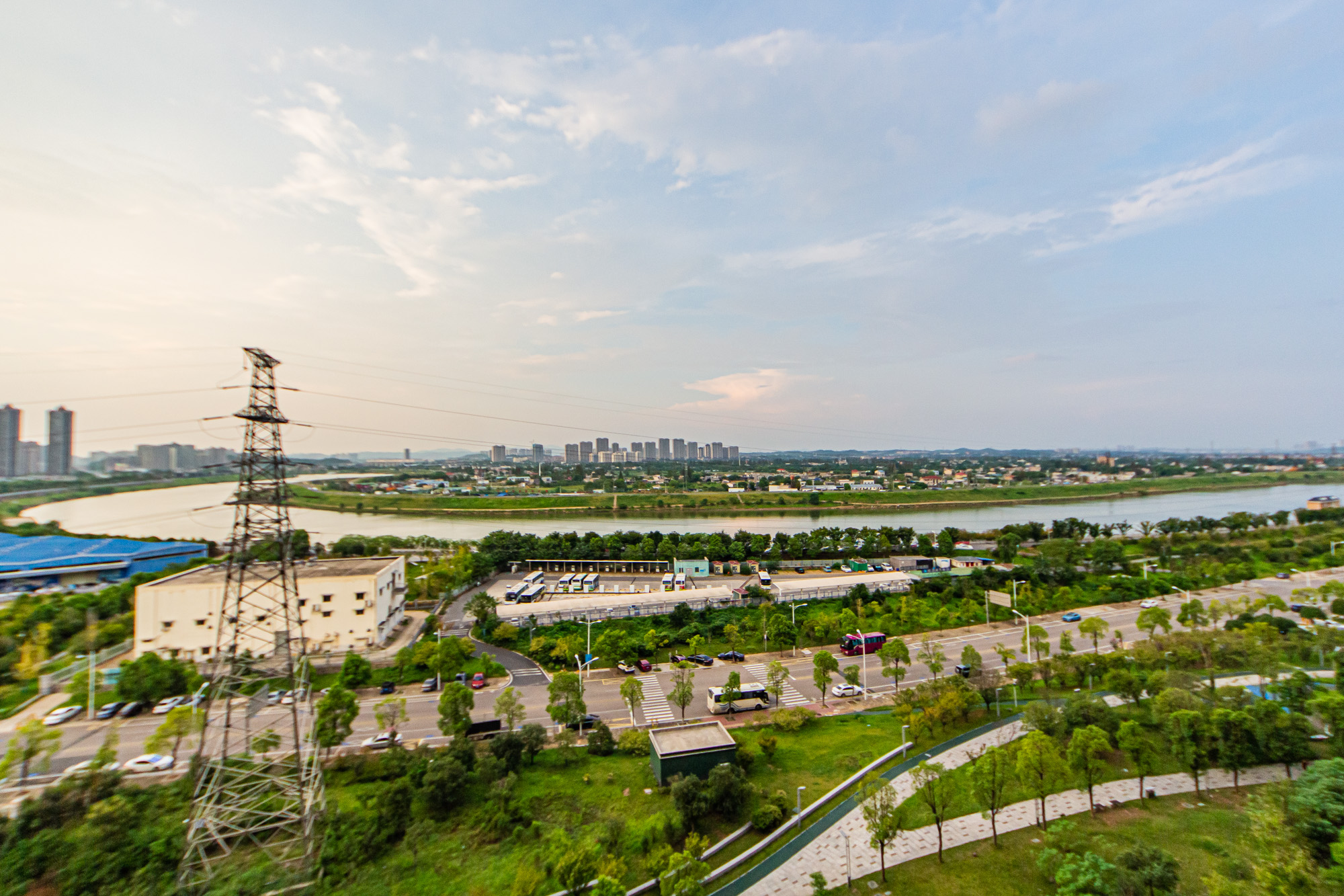 珠江郦城薰衣道  3室2厅2卫    155.0万其他