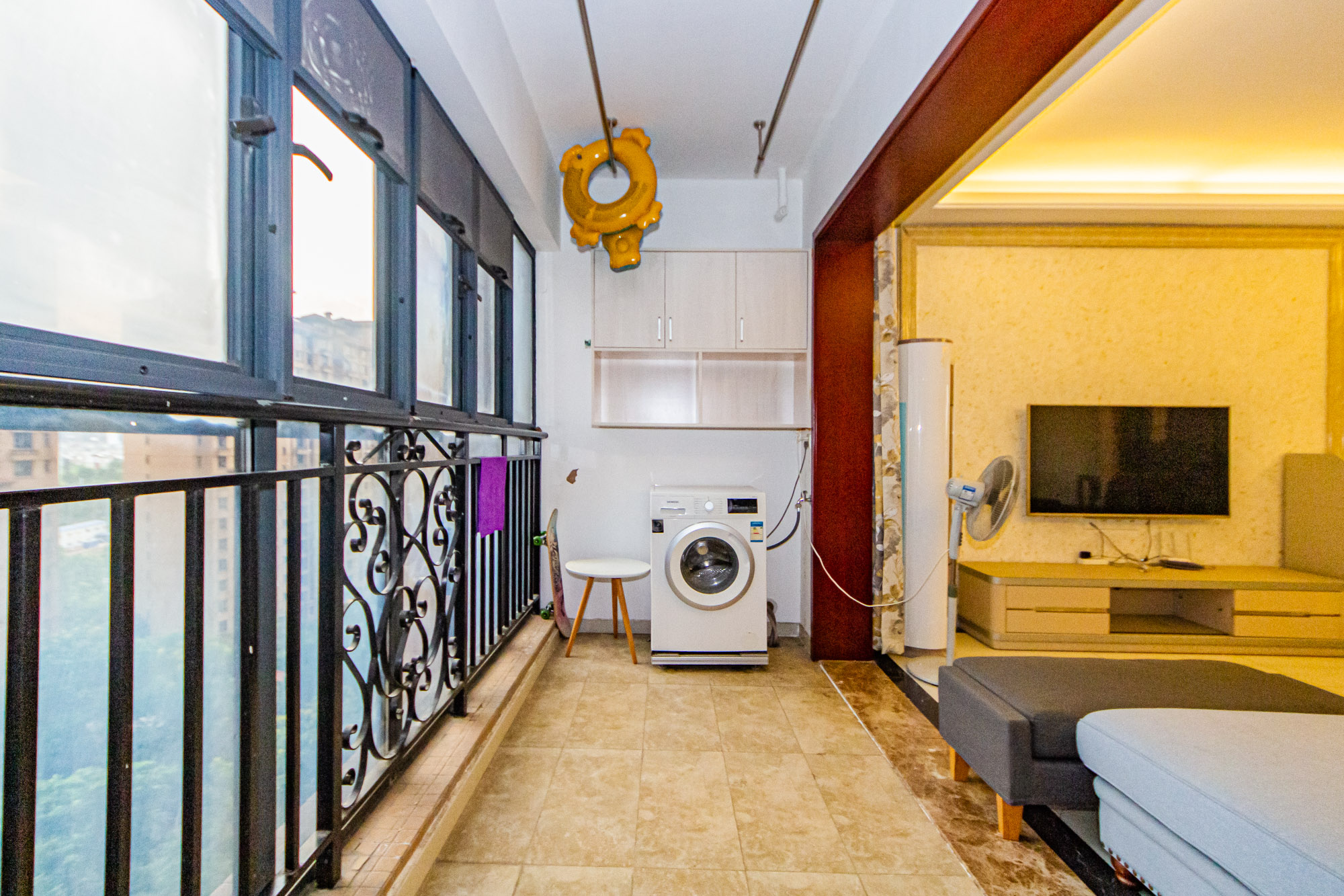 珠江郦城薰衣道  3室2厅2卫    155.0万阳台