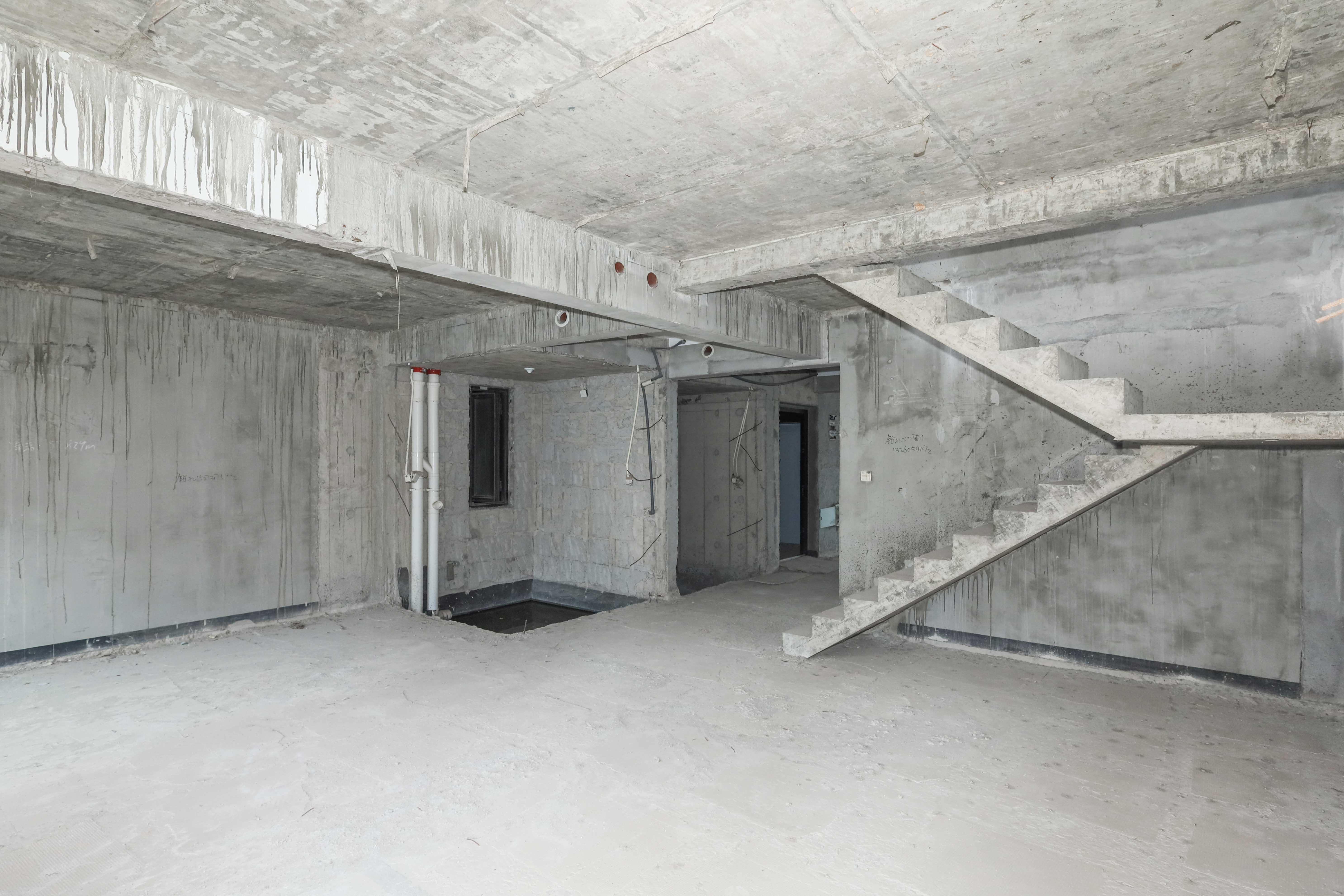 建发央著  4室2厅2卫   248.00万客厅