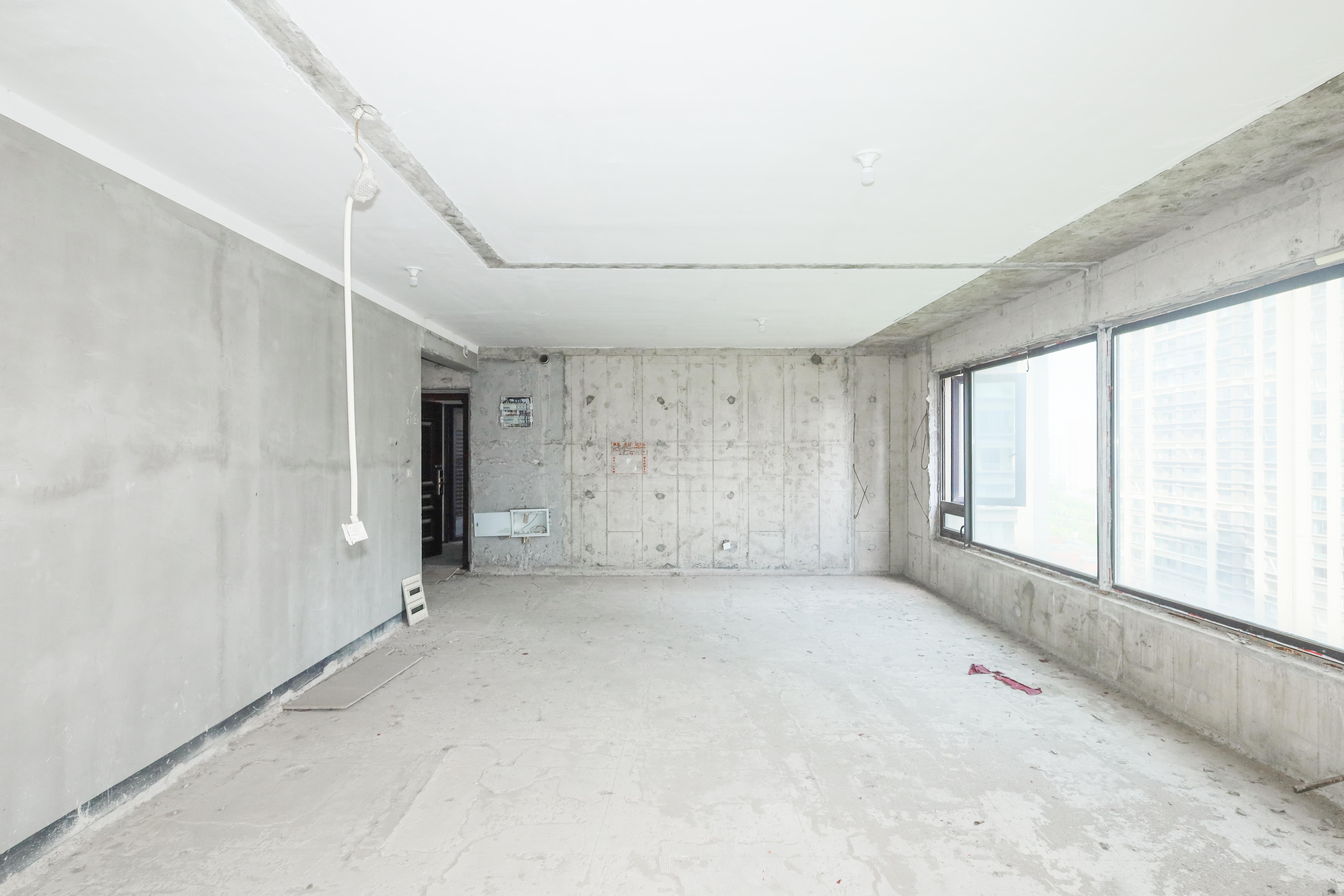 建发央著  4室2厅2卫   248.00万其他