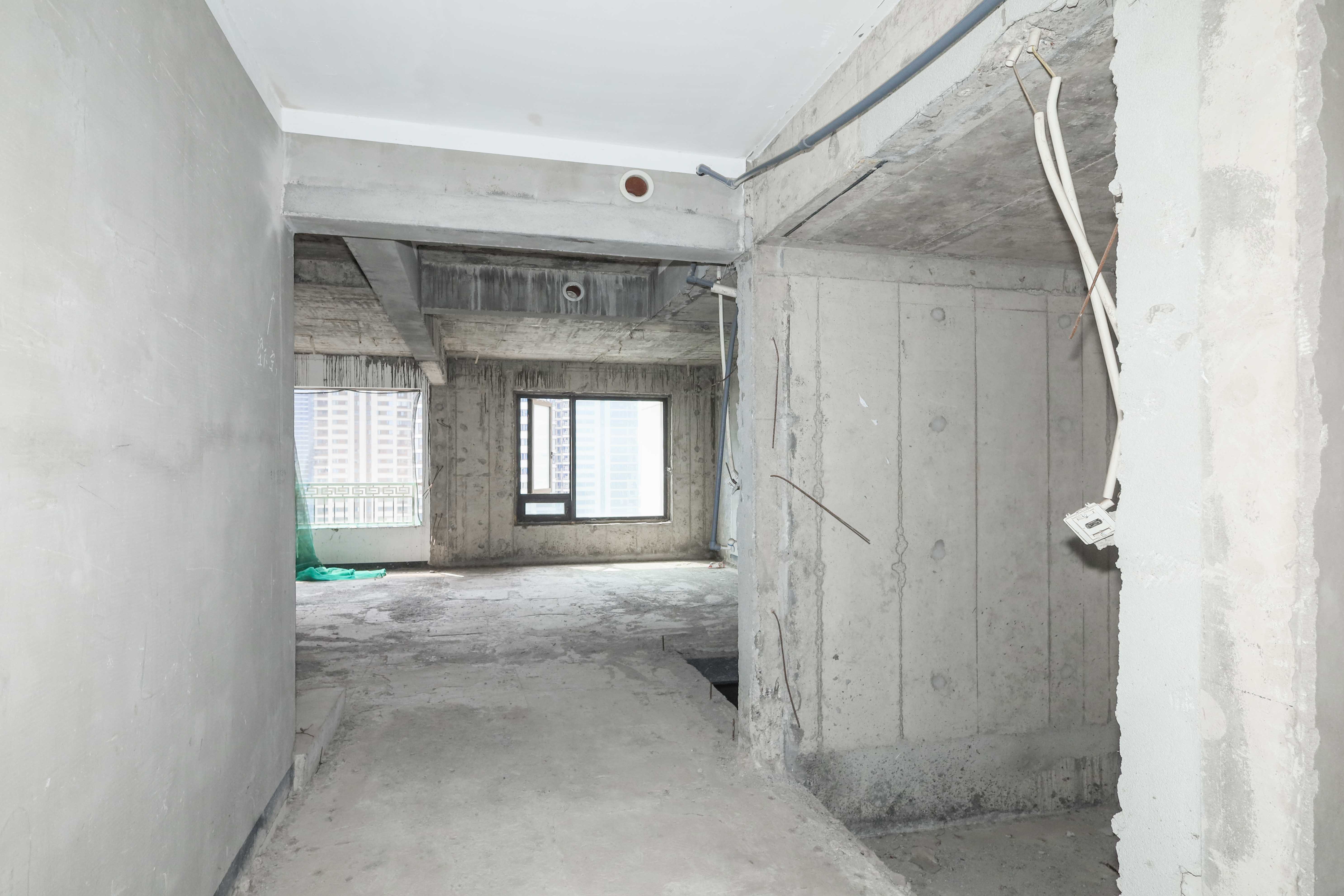 建发央著  4室2厅2卫   248.00万其他