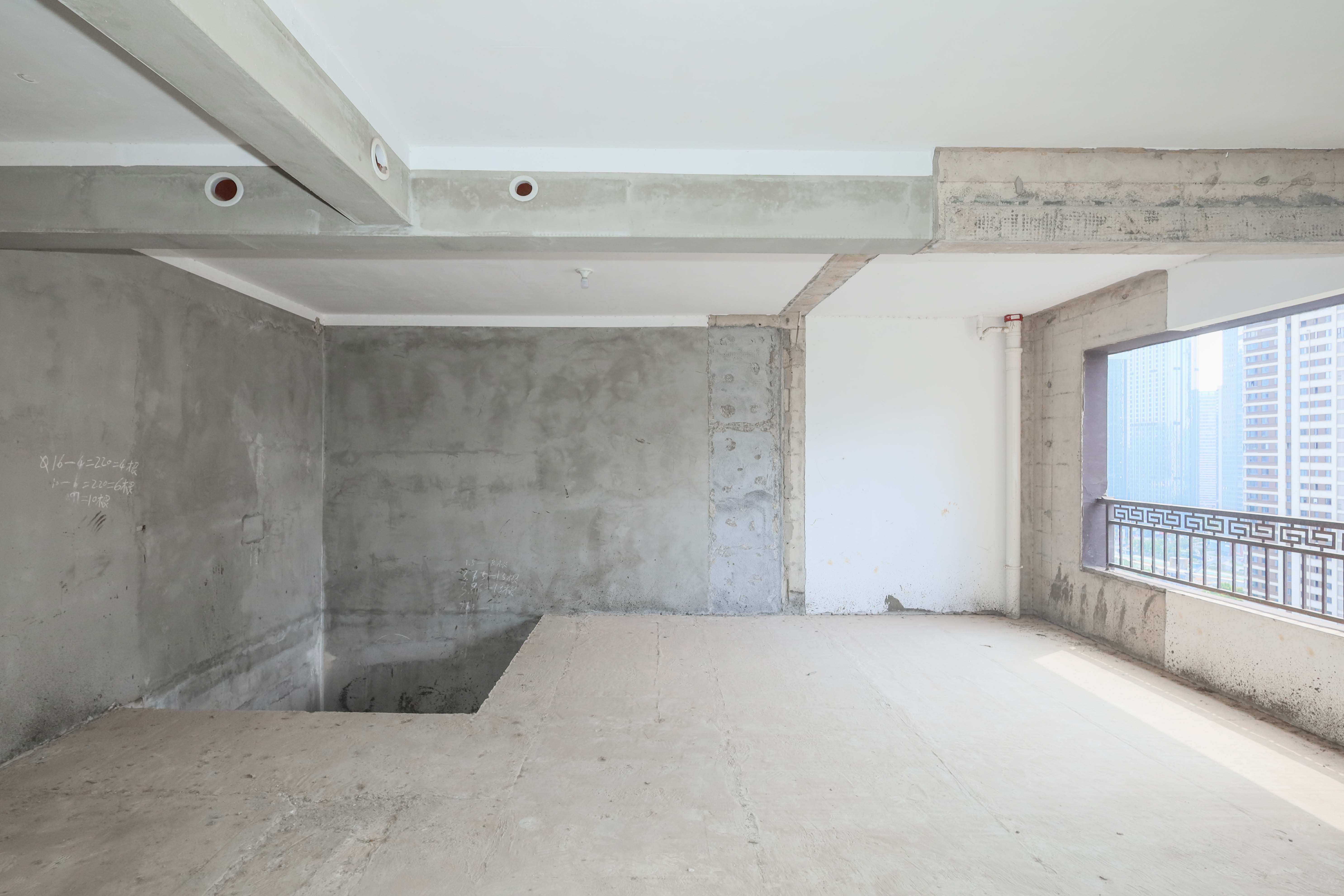 建发央著  4室2厅2卫   248.00万卧室
