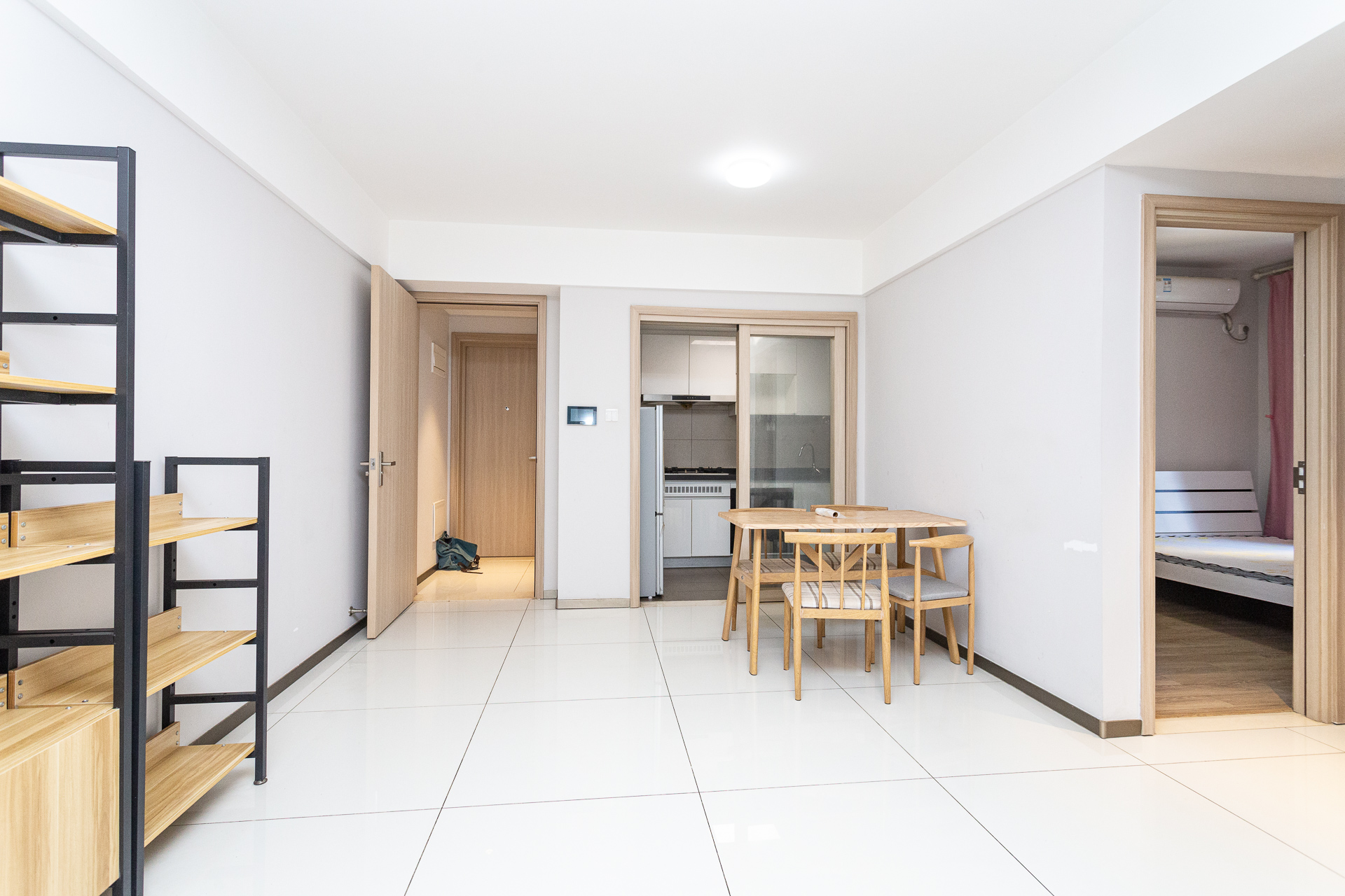 时代倾城五期 2室2厅1卫 75.0万 时代倾城五期 2室2厅1卫 75.0万客厅