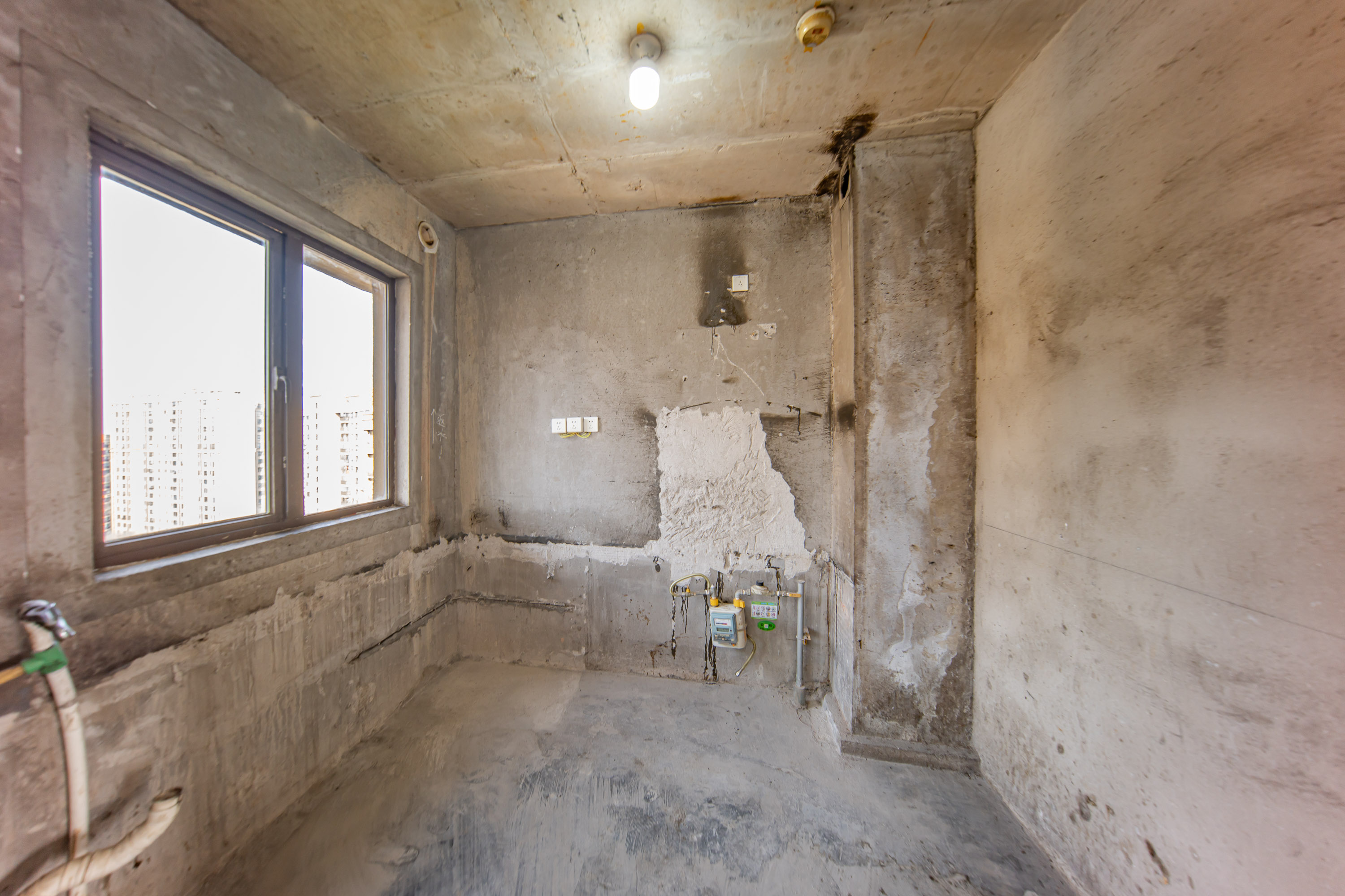 华润橡树湾  4室2厅2卫    78.0万 华润橡树湾  4室2厅2卫    78.0万厨房