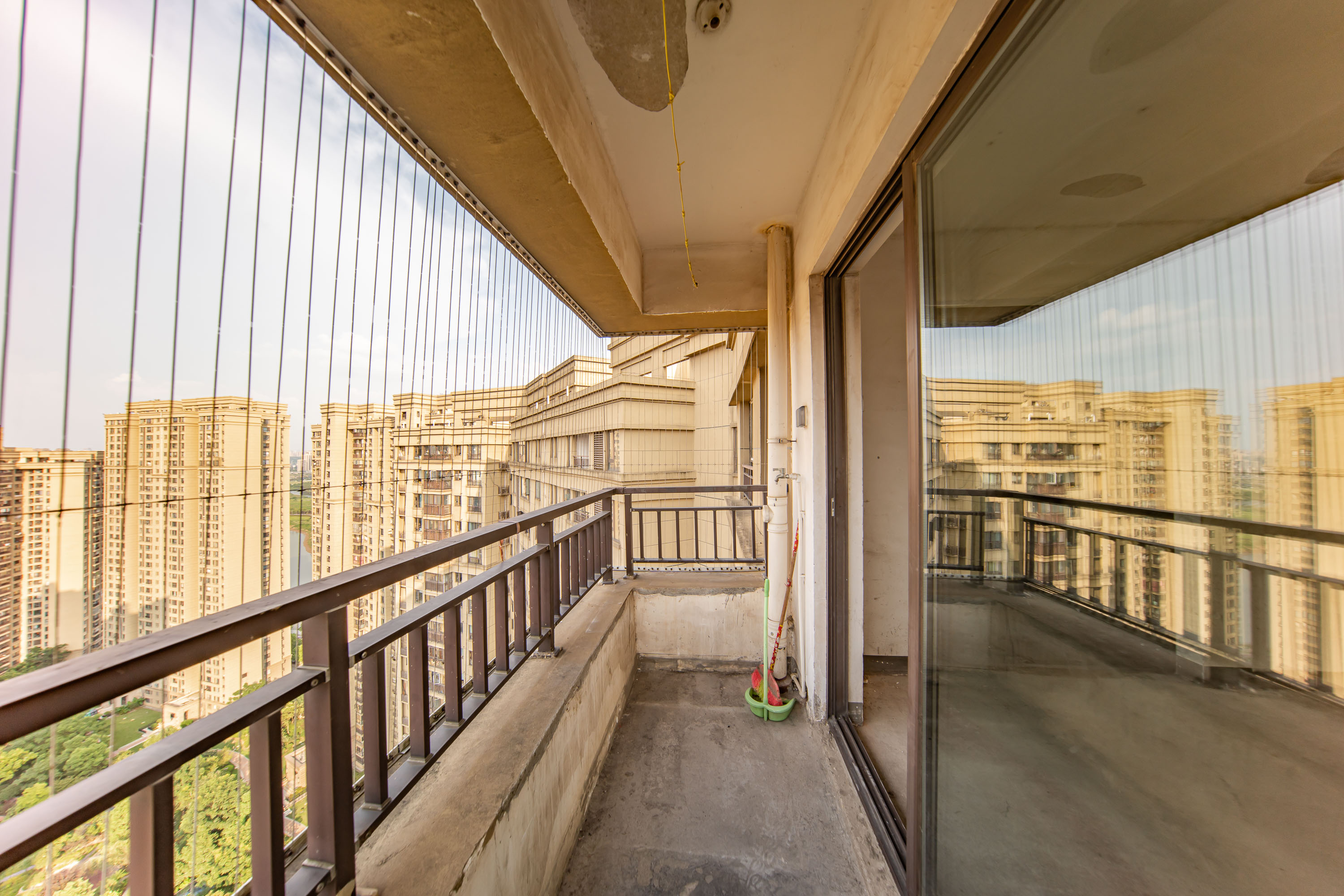 华润橡树湾  4室2厅2卫    78.0万 华润橡树湾  4室2厅2卫    78.0万阳台