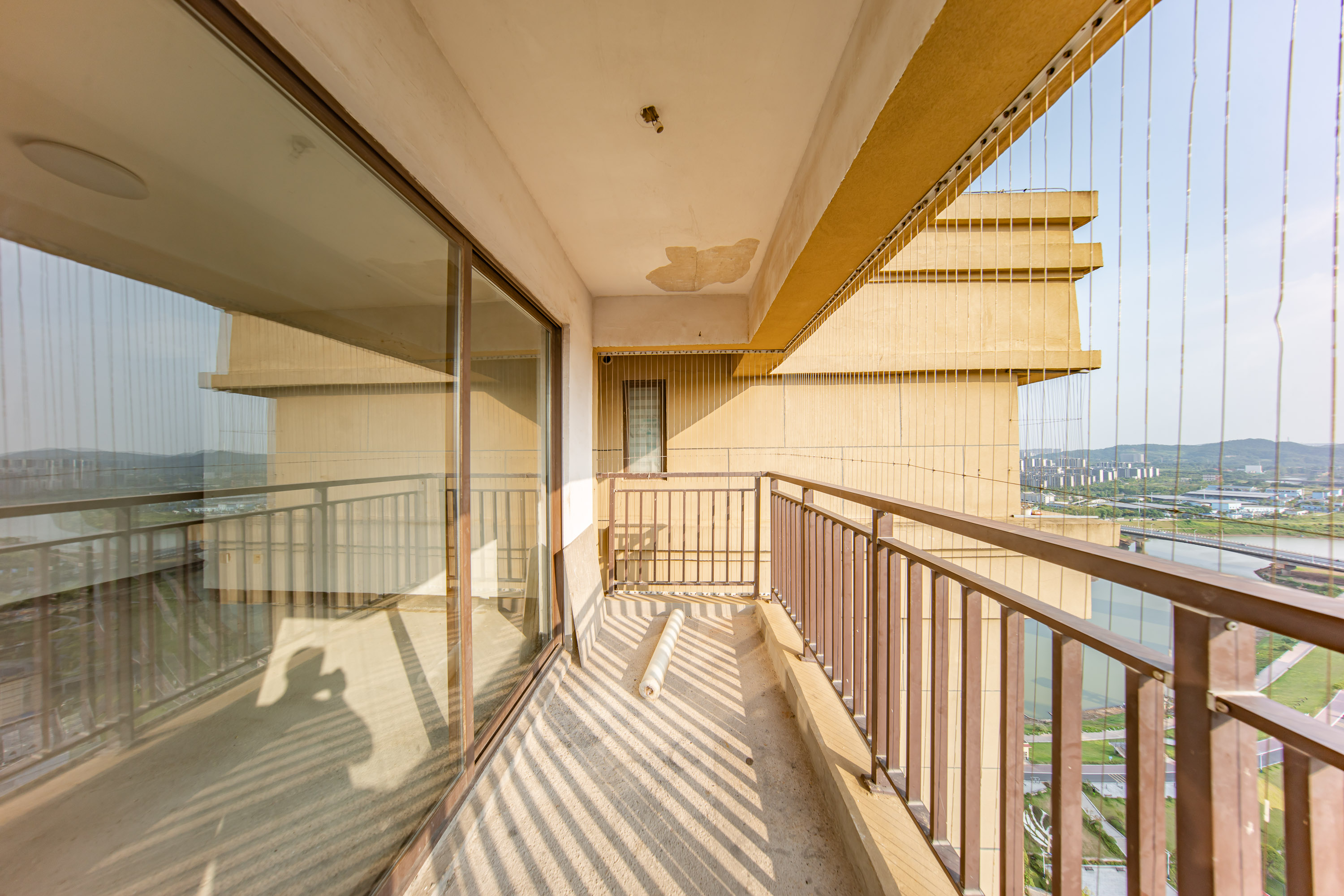 华润橡树湾  4室2厅2卫    78.0万 华润橡树湾  4室2厅2卫    78.0万阳台