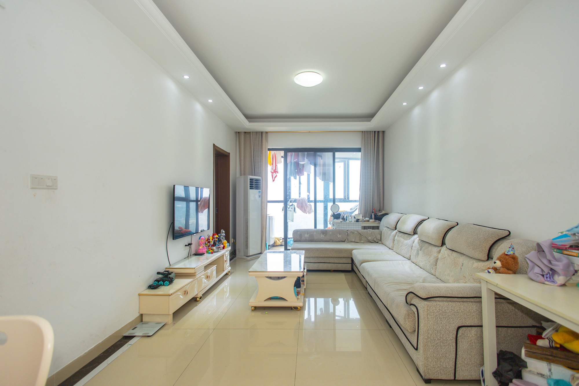 旺德府恺悦国际 3室2厅1卫 71.0万 旺德府恺悦国际 3室2厅1卫 71.0万客厅