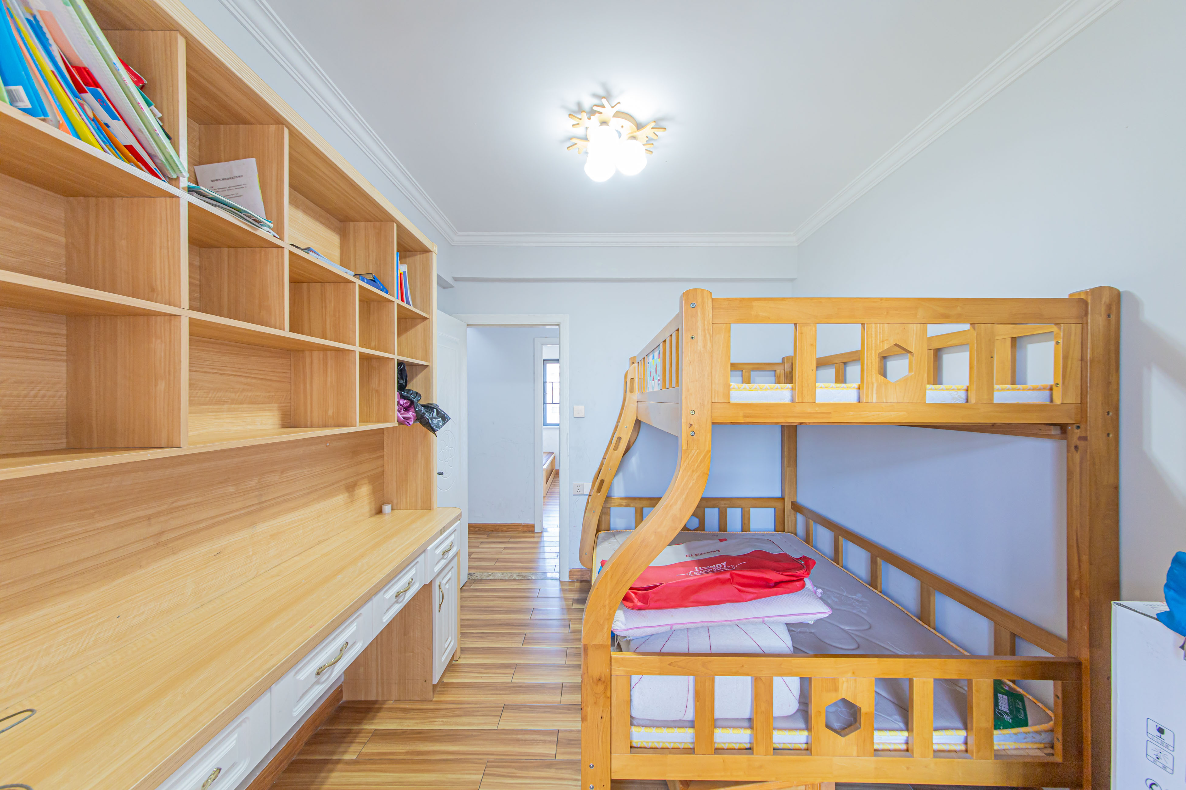 中建芙蓉嘉苑  3室2厅2卫    115.0万卧室