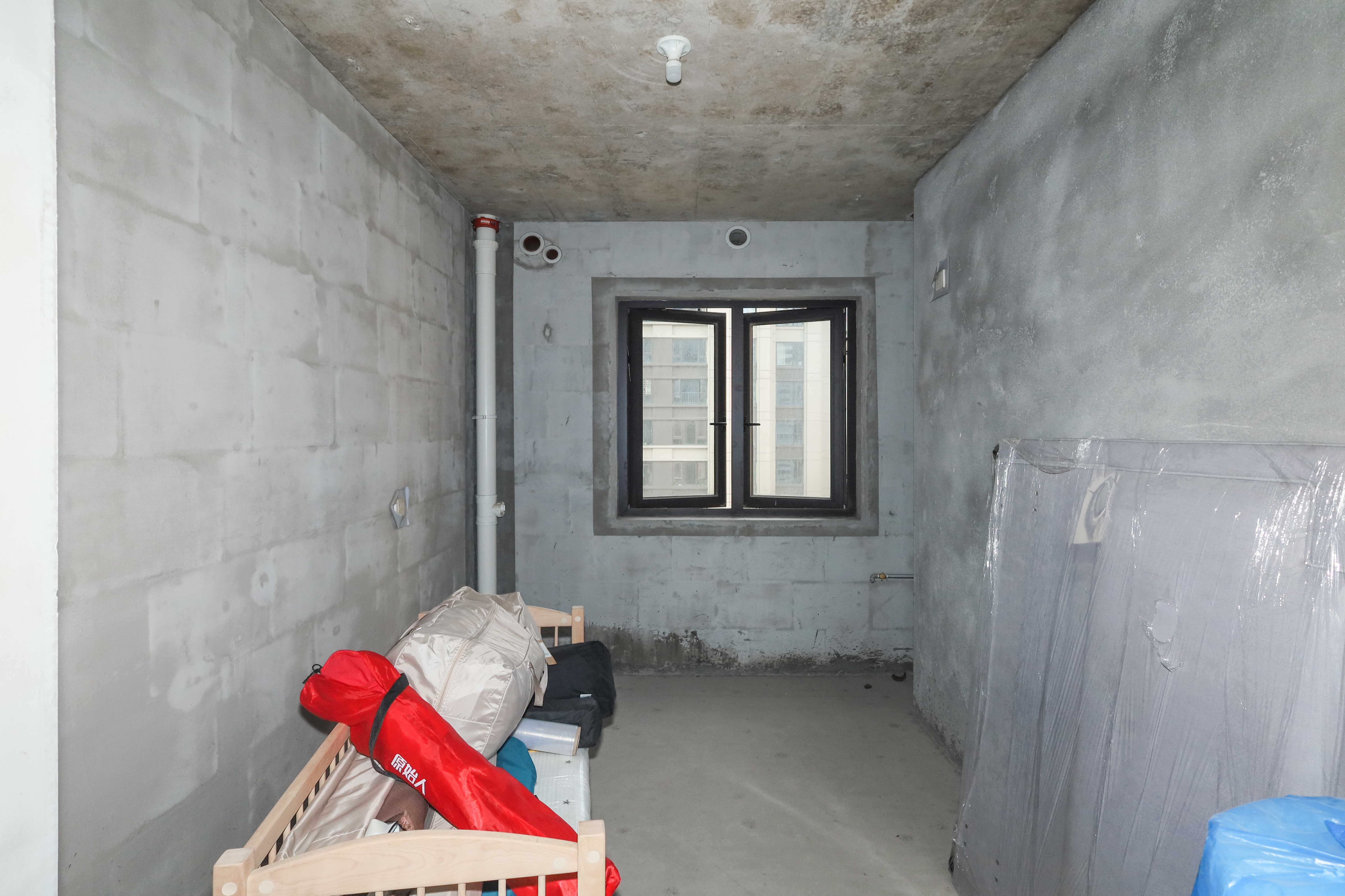 建发央著  4室2厅2卫   245.00万厨房