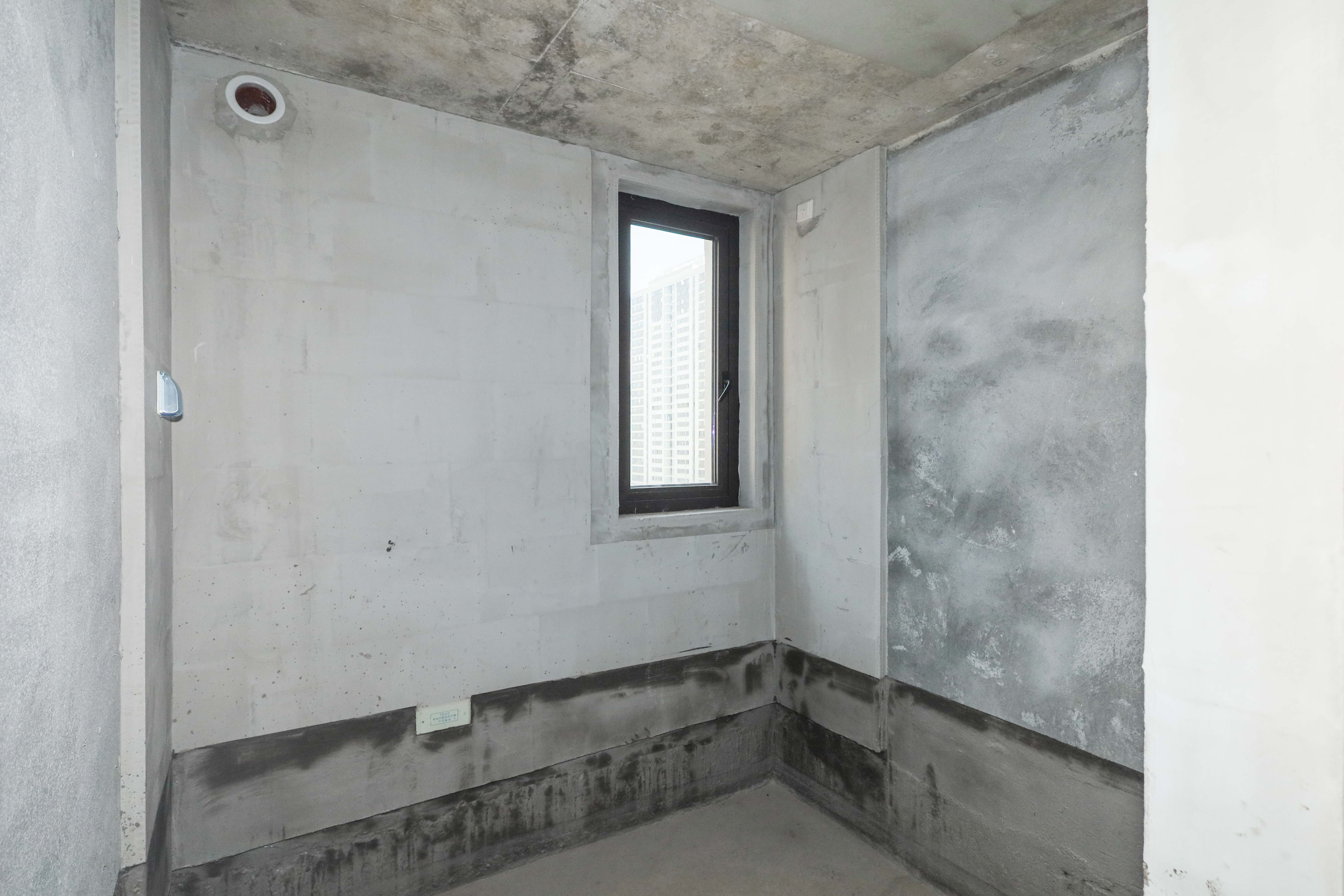 建发央著  4室2厅2卫   245.00万卫生间