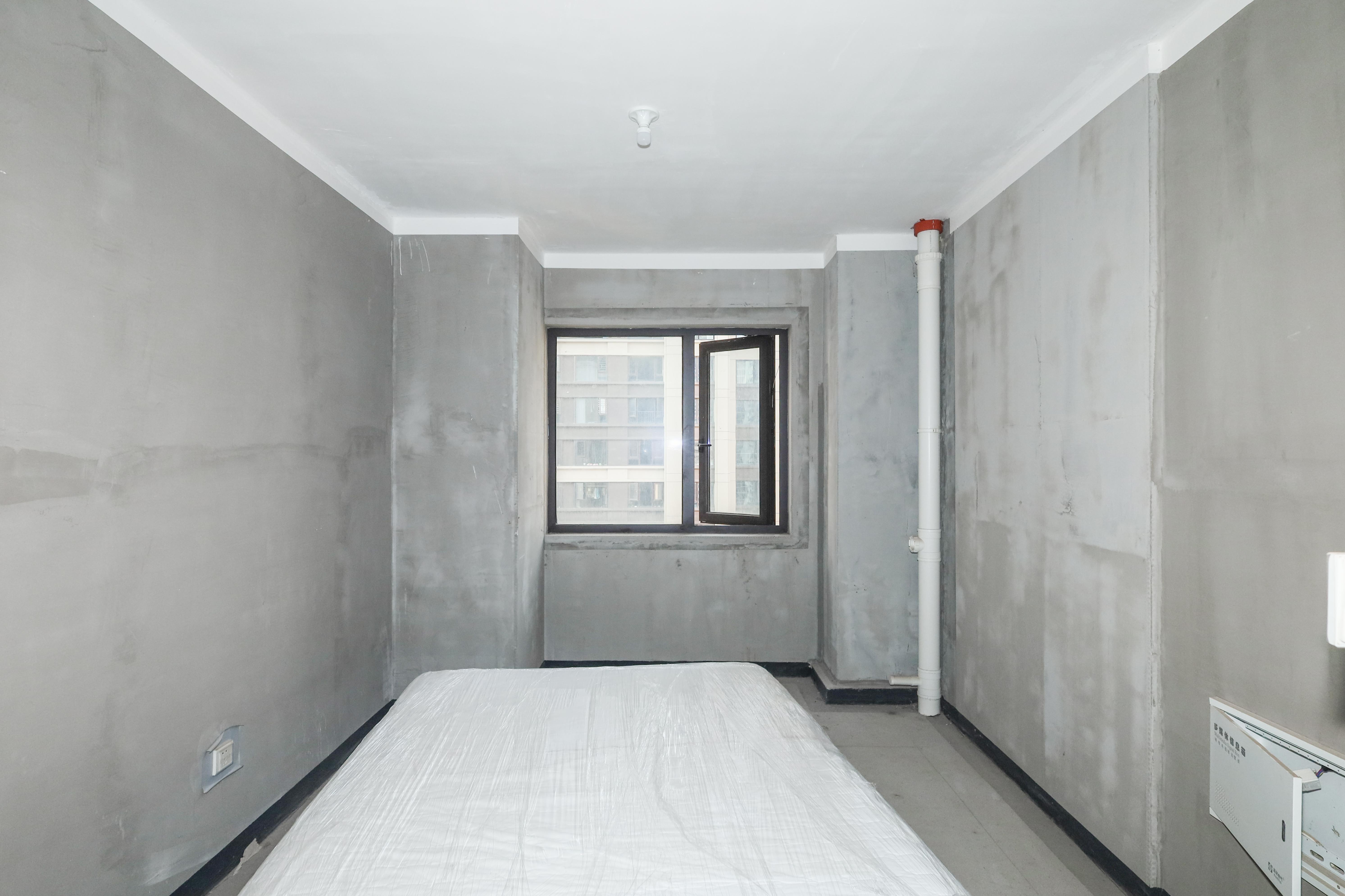 建发央著  4室2厅2卫   245.00万卧室
