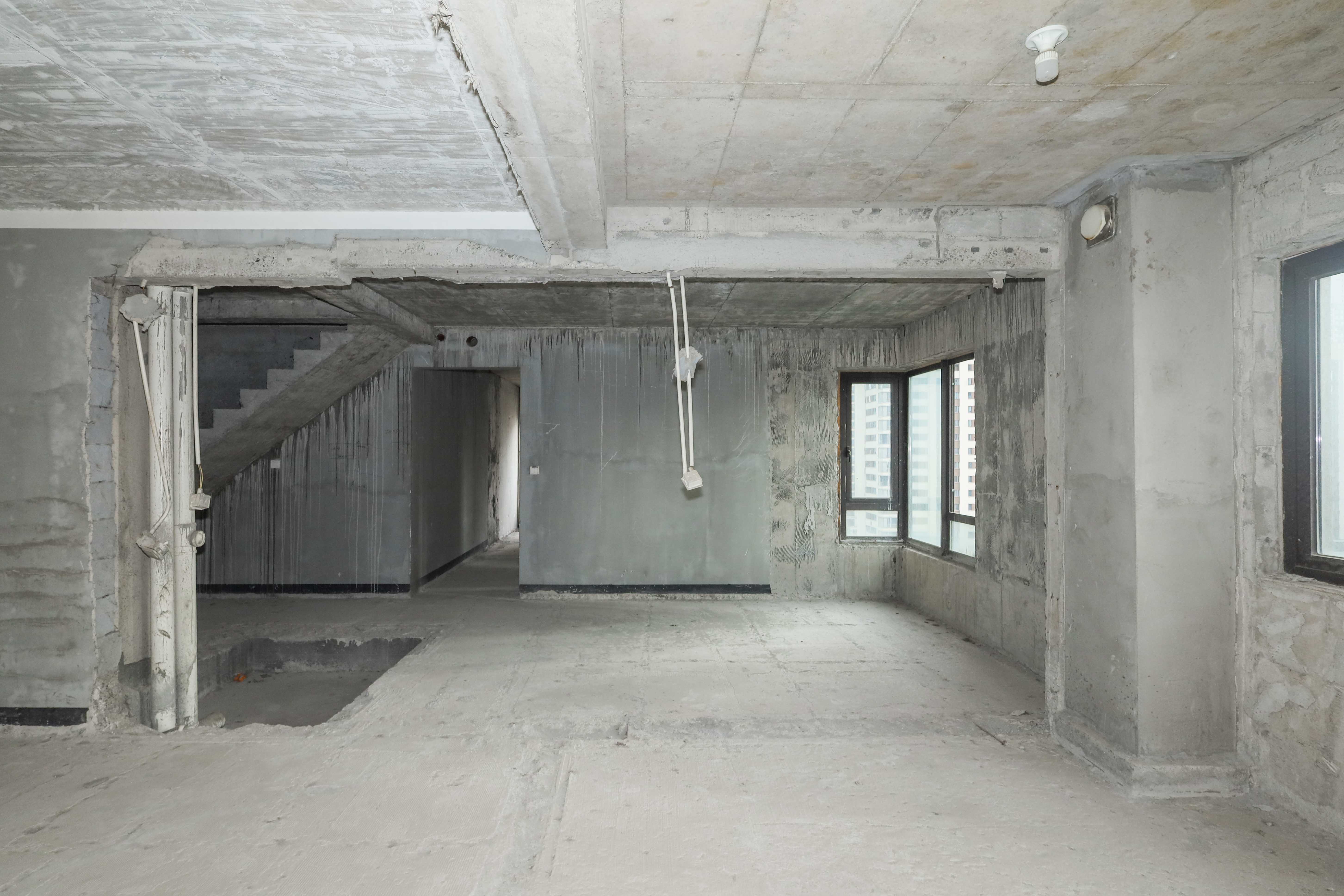 建发央著  4室2厅2卫   330.00万客厅