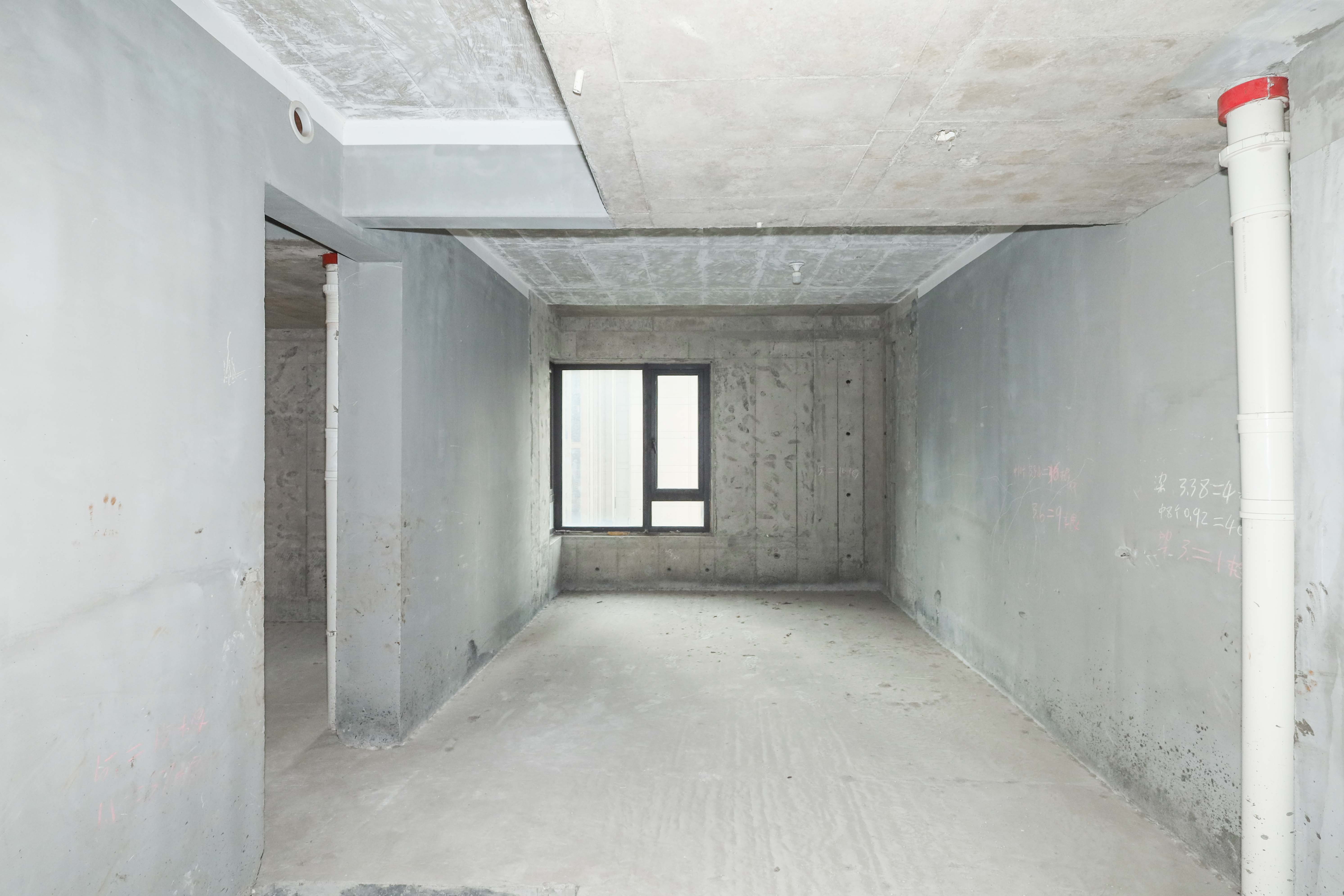 建发央著  4室2厅2卫   330.00万卧室
