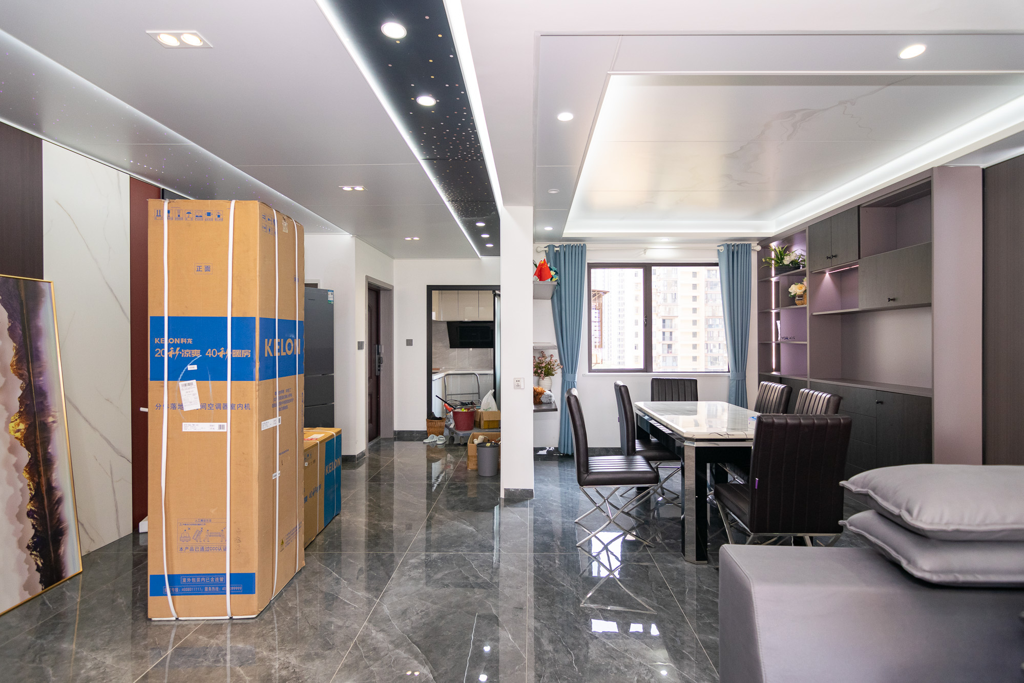 长郡旁牛津街(瑞凯滨江雅苑) 3室2厅2卫 108.8万 长郡旁牛津街(瑞凯滨江雅苑) 3室2厅2卫 108.8万客厅