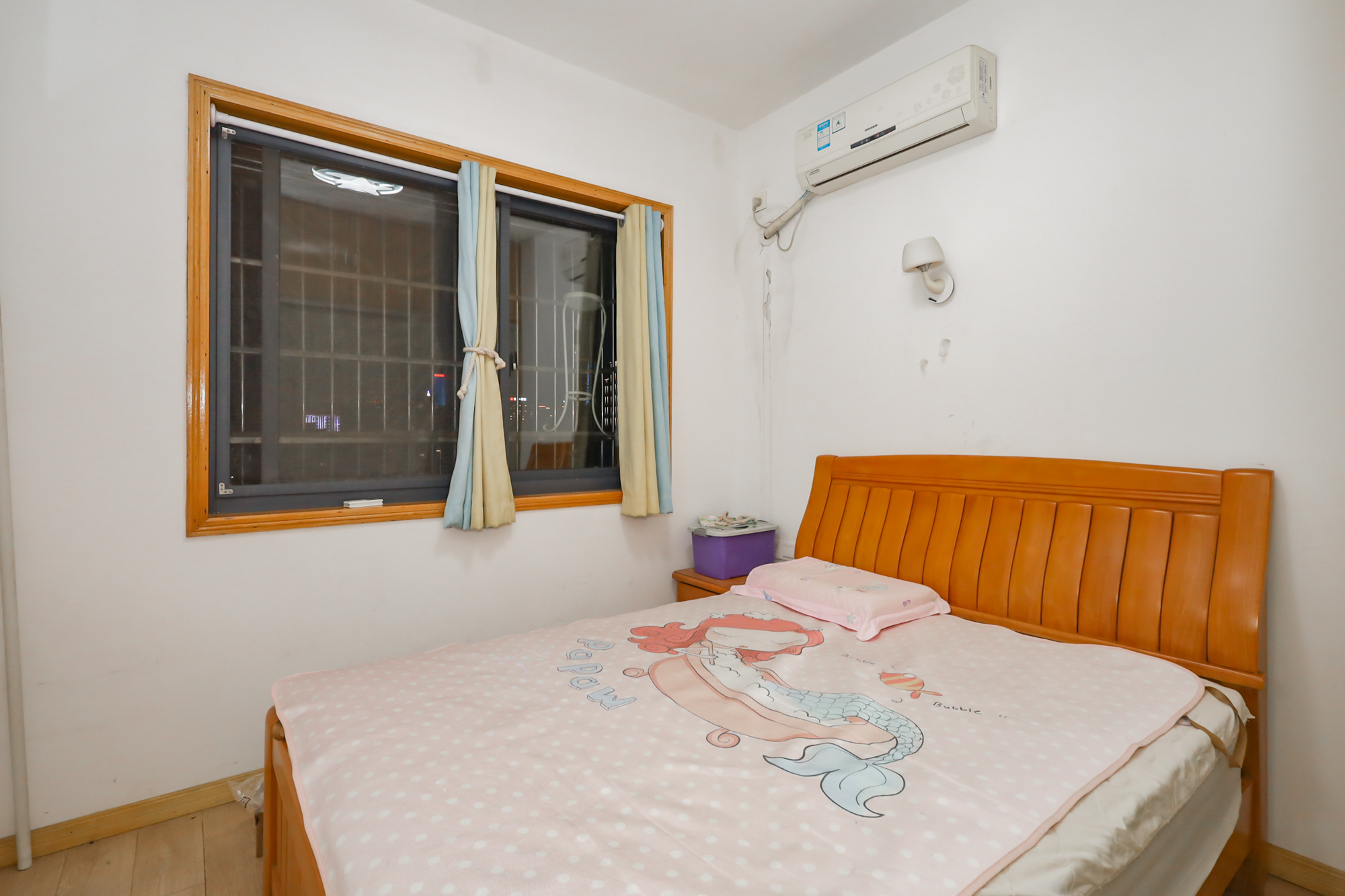 景秀江山  3室2厅1卫    105.0万 景秀江山  3室2厅1卫    105.0万卧室