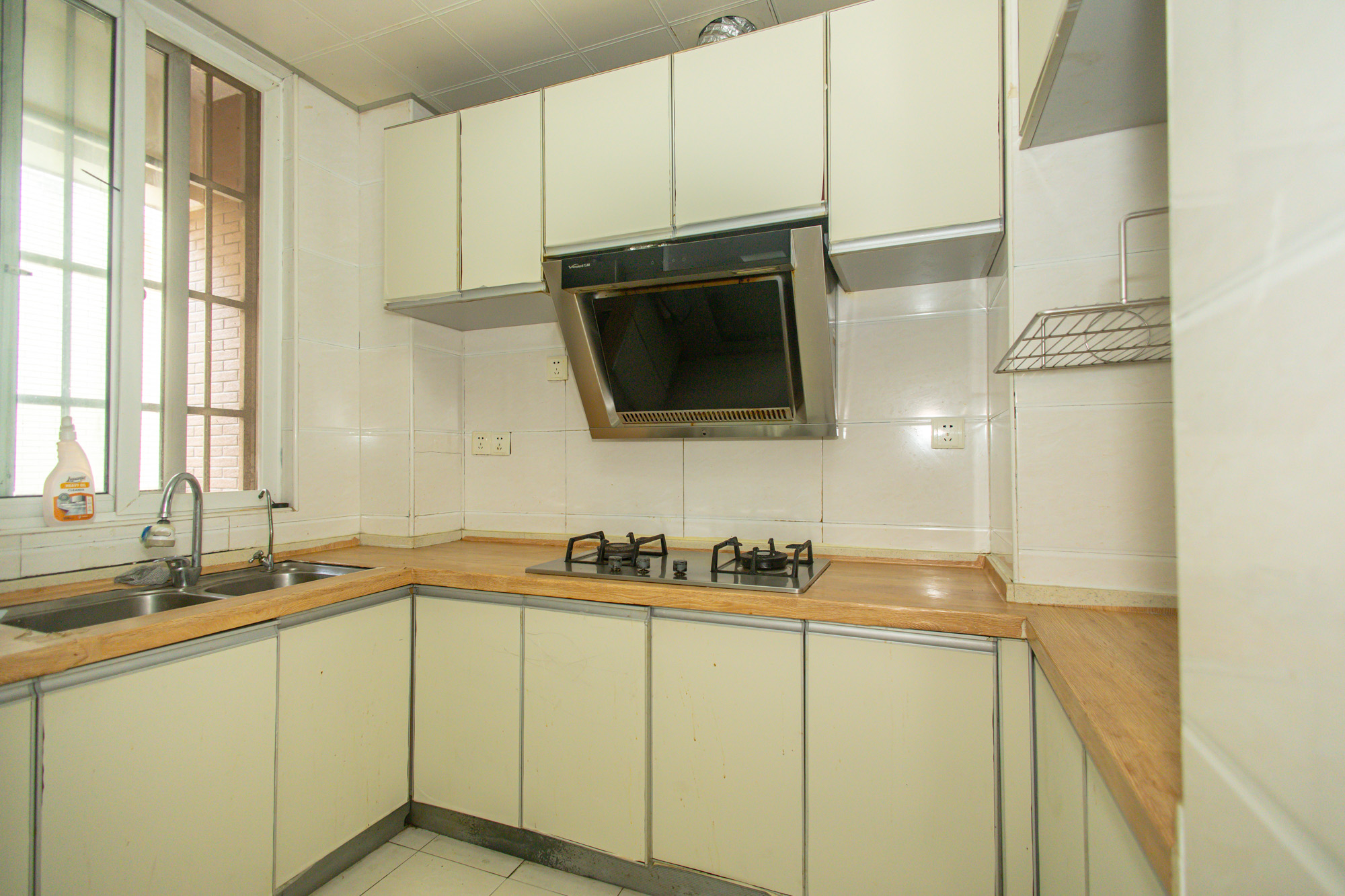 楚天世纪城东苑 4室2厅2卫 78.0万 楚天世纪城东苑 4室2厅2卫 78.0万厨房