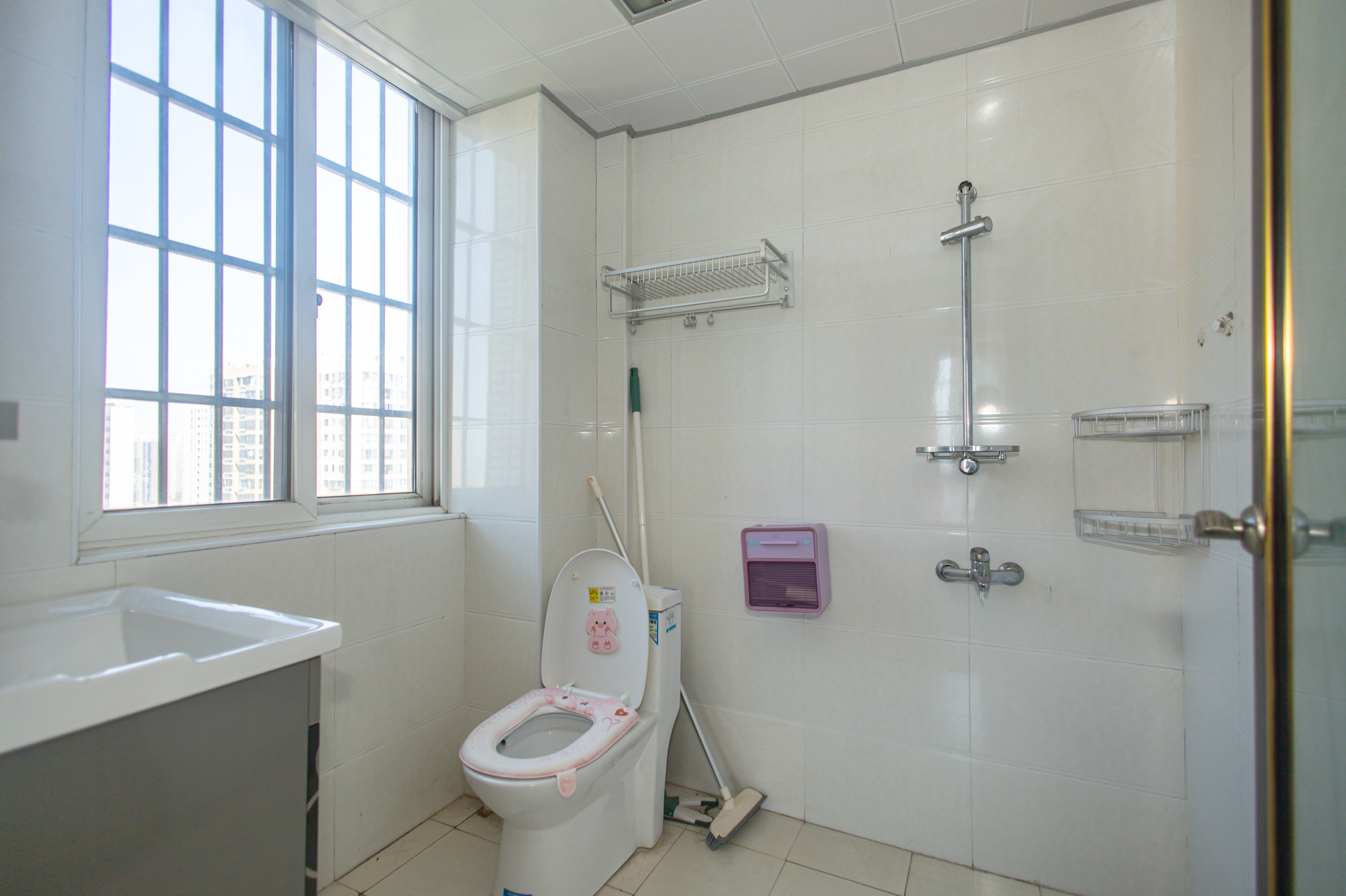 楚天世纪城东苑 4室2厅2卫 78.0万 楚天世纪城东苑 4室2厅2卫 78.0万卫生间