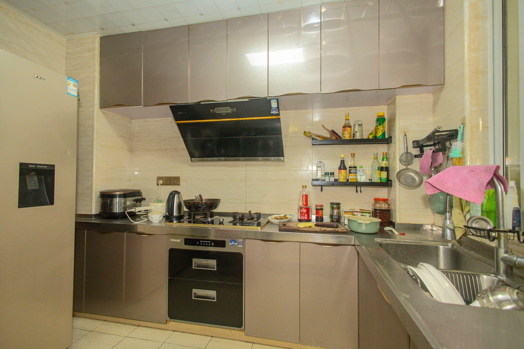 楚天世纪城东苑  3室2厅2卫    95.0万厨房