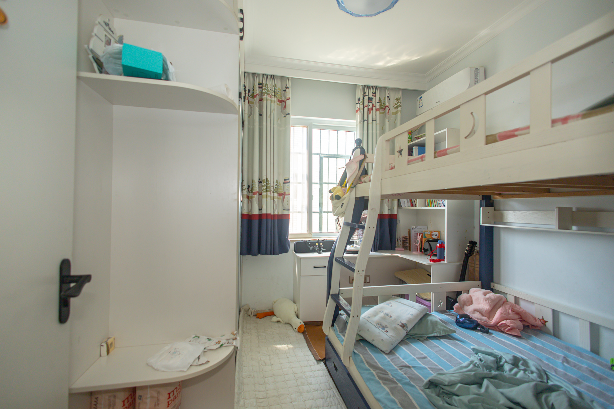 楚天世纪城东苑  3室2厅2卫    95.0万卧室