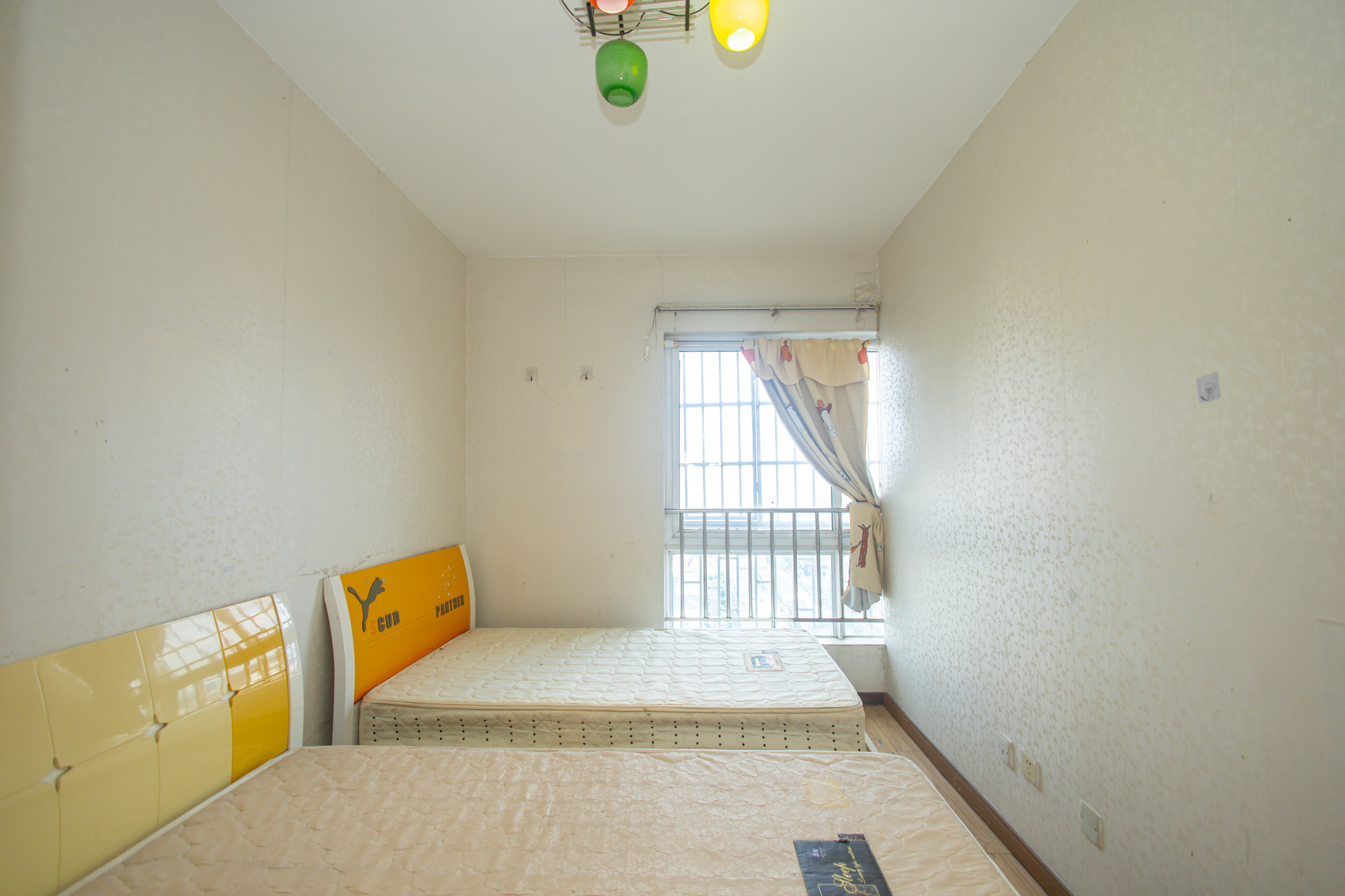 晶华美地  2室1厅1卫   50.80万卧室