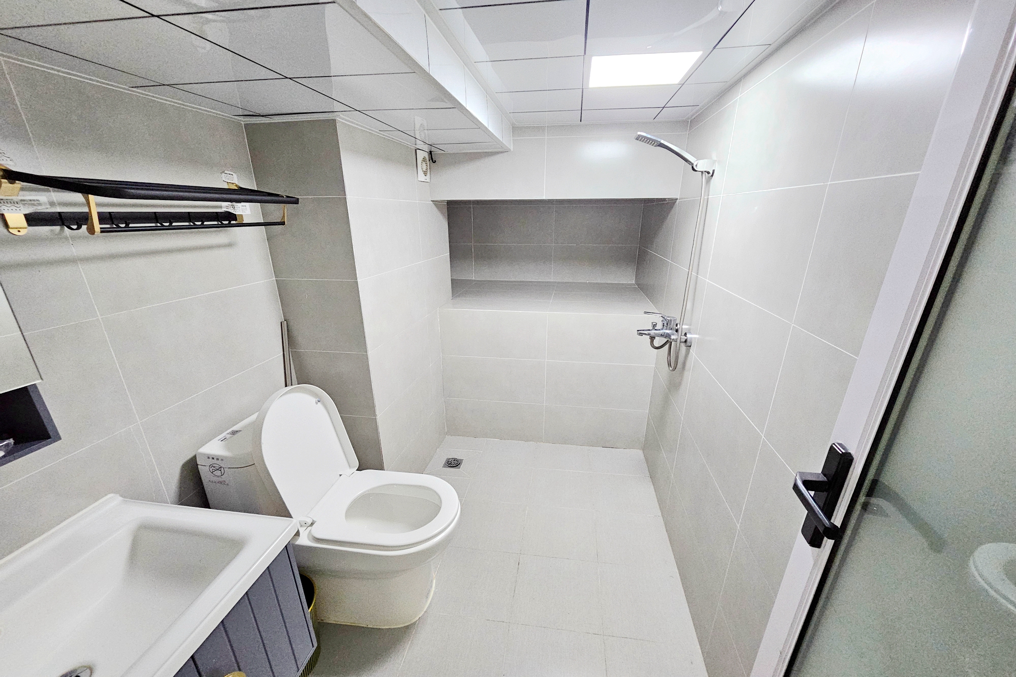 明昇壹城(明昇时代广场)三期  2室1厅2卫    105.0万 明昇壹城(明昇时代广场)三期  2室1厅2卫    105.0万卫生间