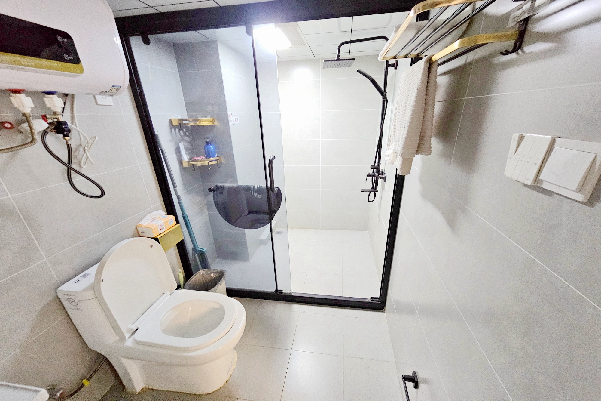 明昇壹城(明昇时代广场)三期  2室1厅2卫    105.0万 明昇壹城(明昇时代广场)三期  2室1厅2卫    105.0万卫生间