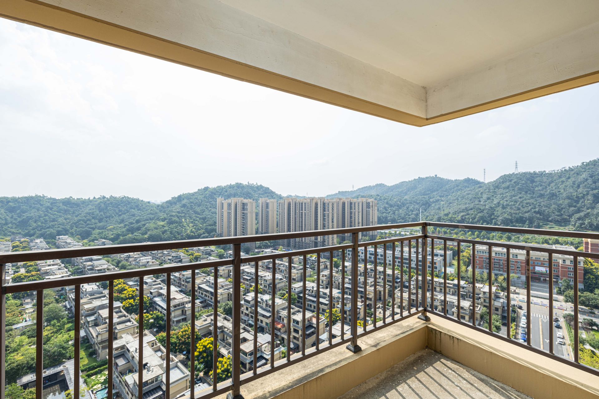 龙湖璟宸原著（龙湖紫宸）  4室2厅2卫   118.00万阳台
