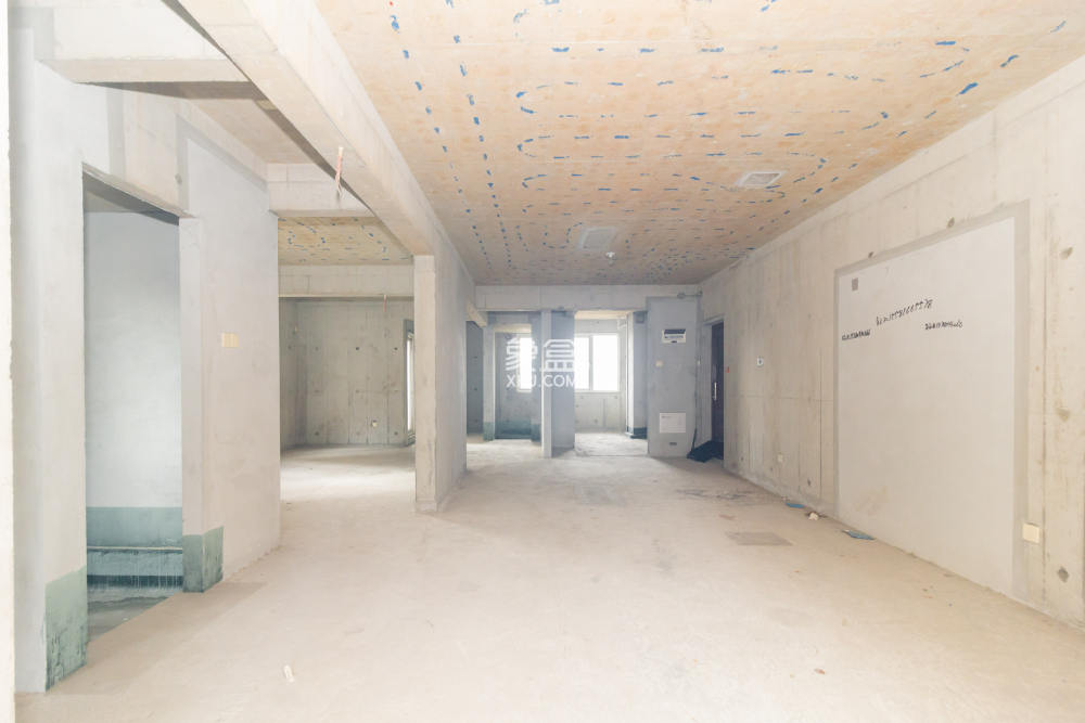 芙蓉万国城MOMA（卓越汇富苑）  4室2厅2卫    103.8万