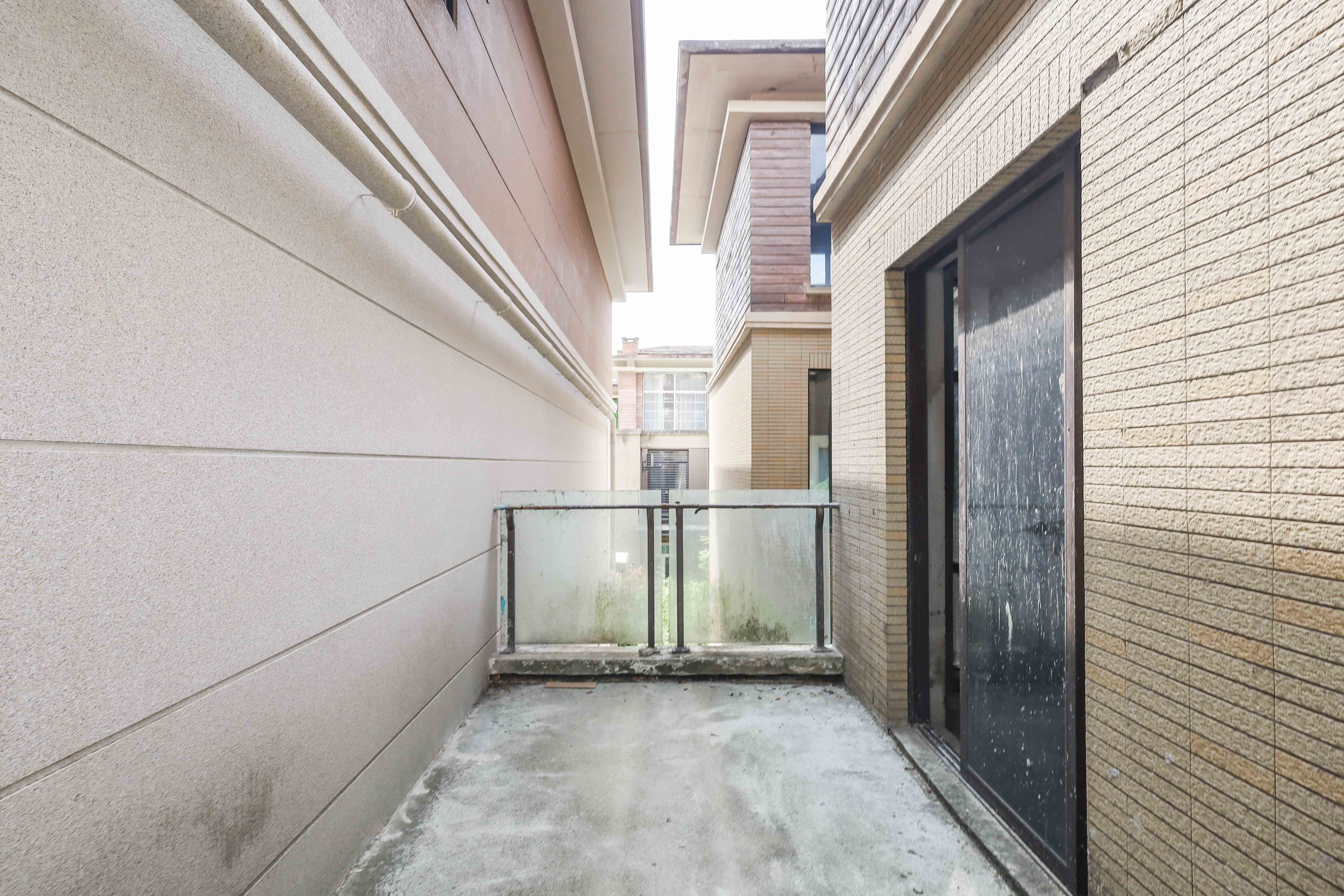 保利麓谷林语G区  4室3厅4卫   450.00万其他